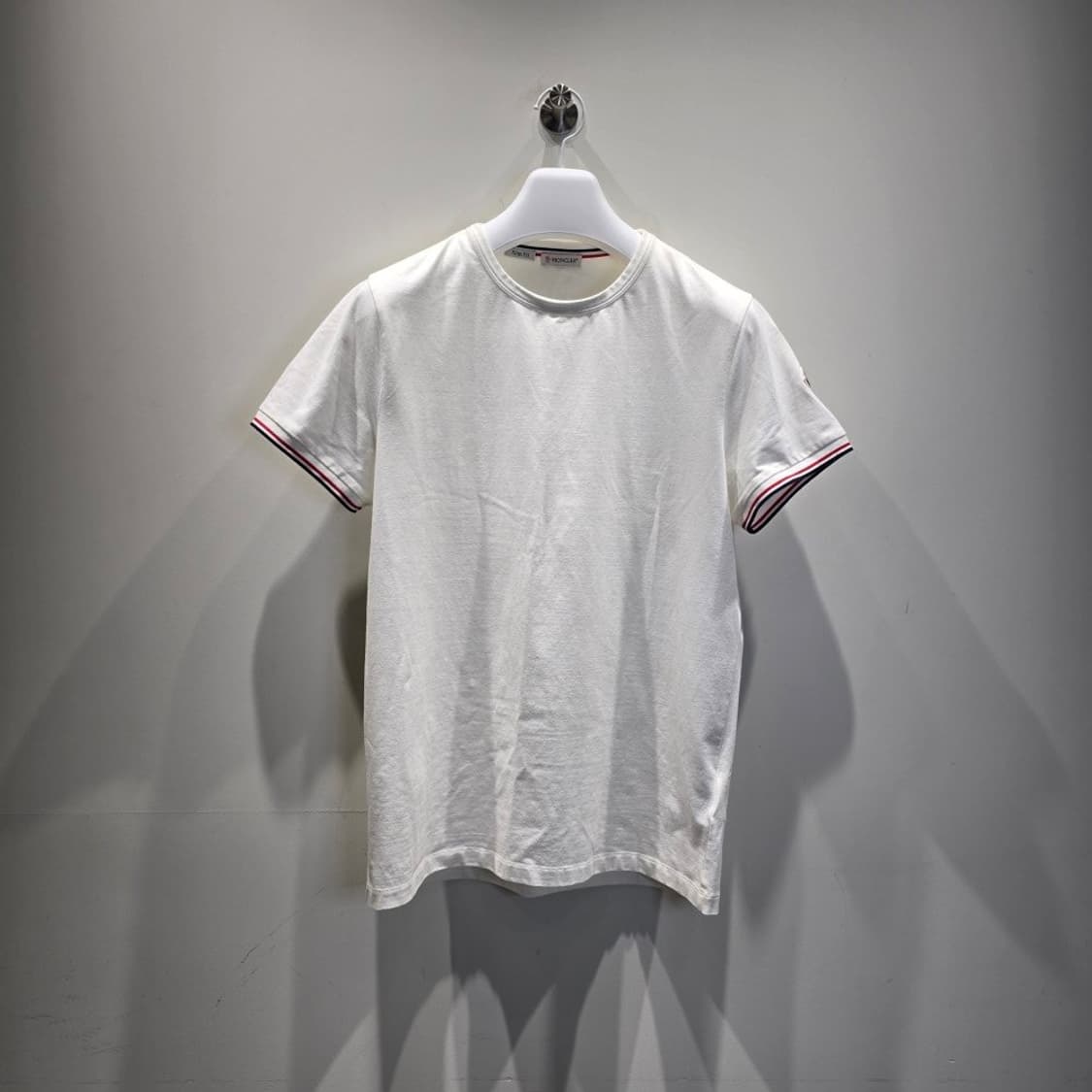 [중고/정품] 몽클레어 트리컬러 트리밍 반팔 티셔츠 슬림핏 화이트 L 상품이미지1