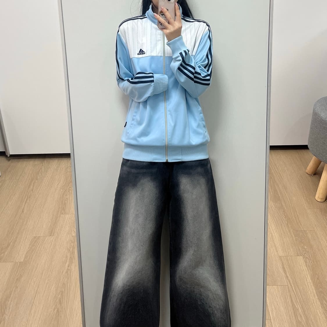 아디다스 자수로고 스카이블루 시나모롤 트랙탑 져지 상품이미지1