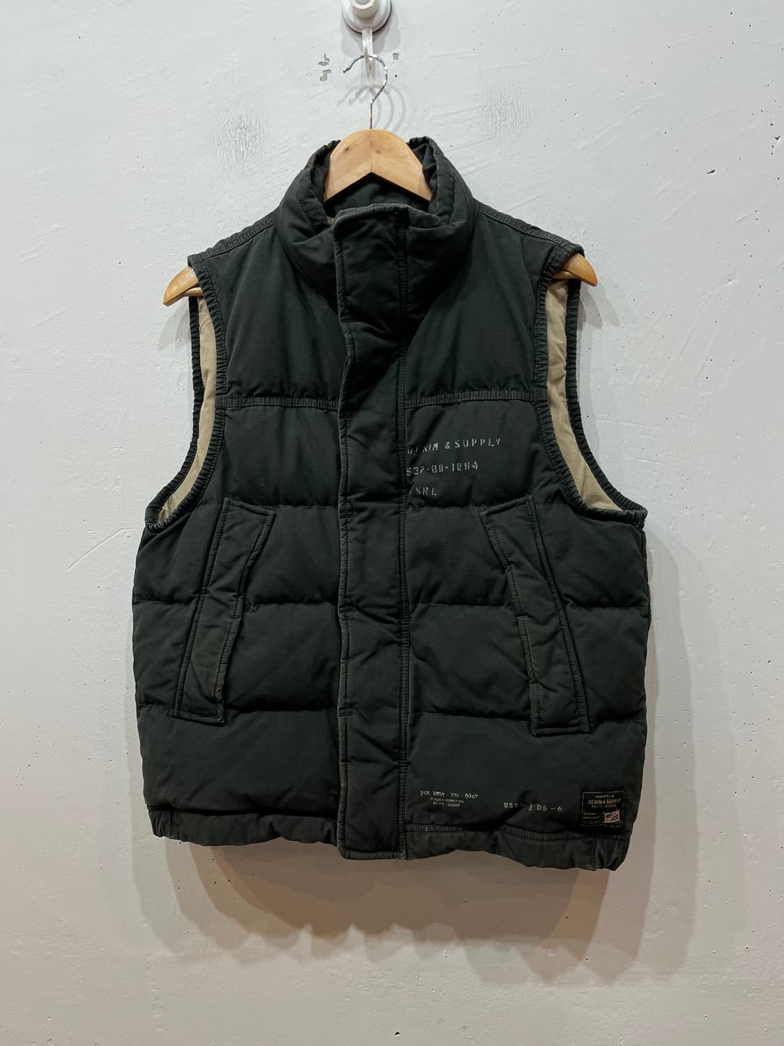 폴로 데님앤서플라이 전차병 탱커 다운 페이드 패딩 베스트 상품이미지1