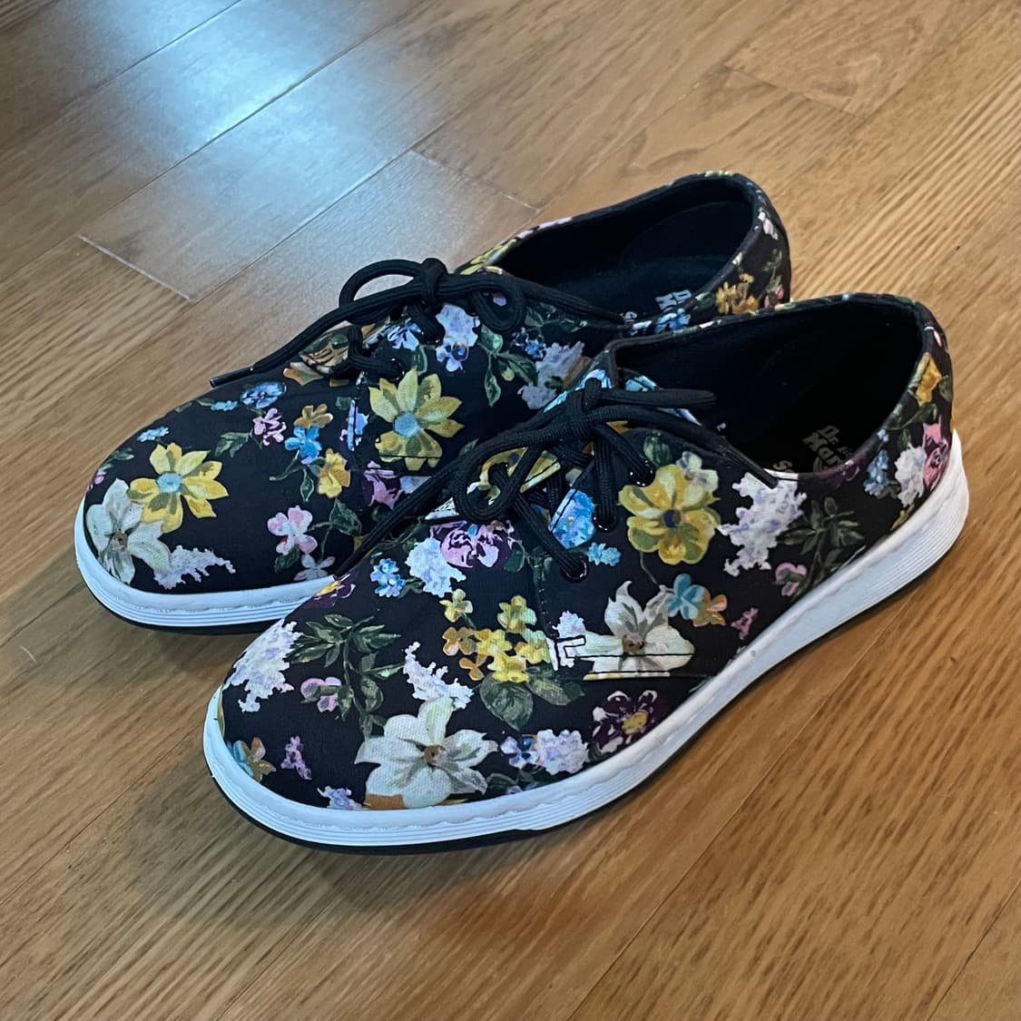 닥터마틴 플로럴 스니커즈 240 상품이미지3