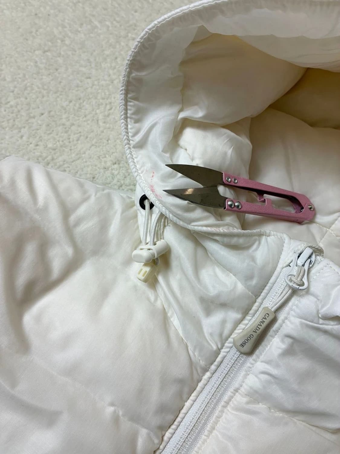 캐나다구스 12ss 덕다운 화이트 경량 후디 패딩 PN6459 상품이미지3