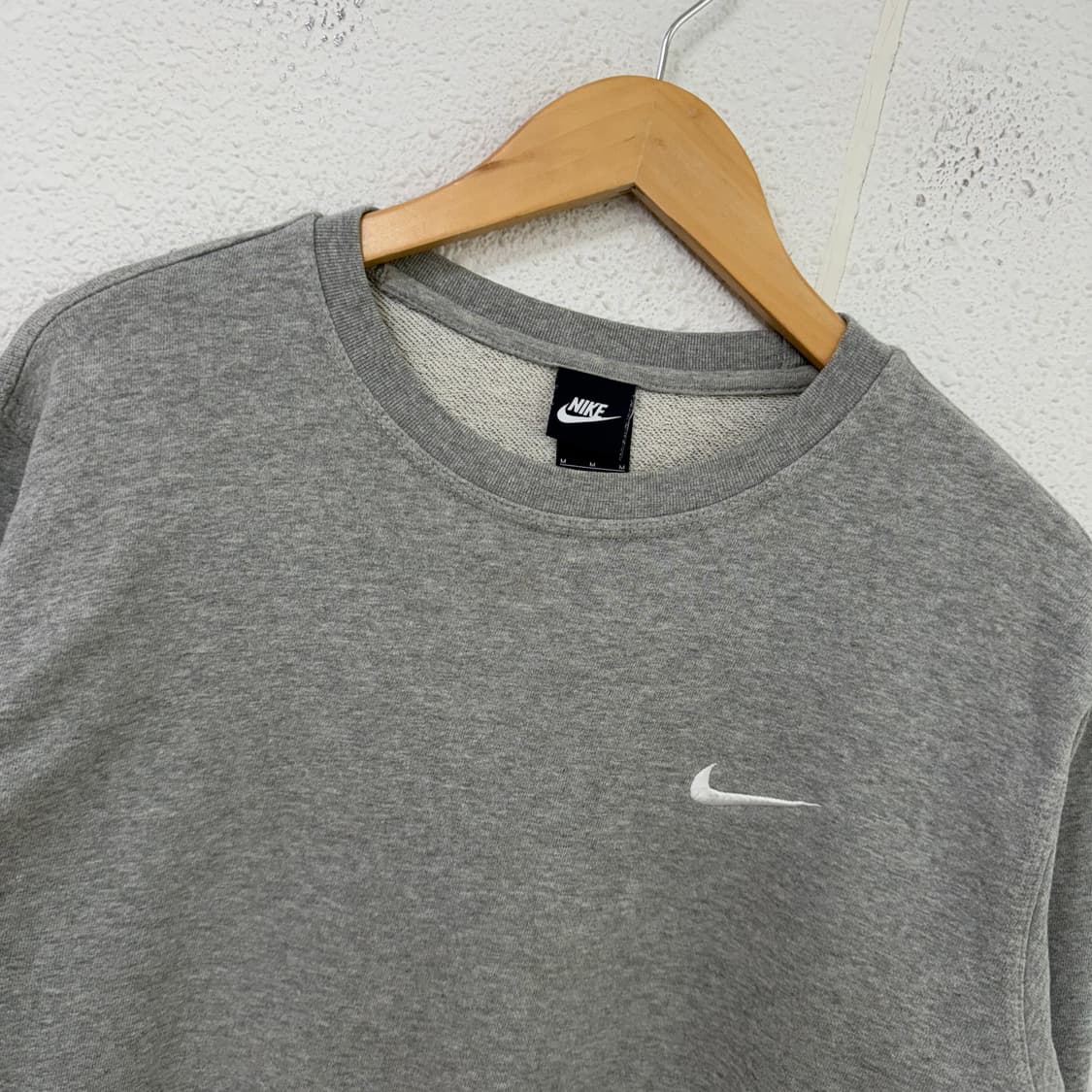 [M] 나이키 솔로스우시 크루넥 스웻셔츠 맨투맨 회색 1827 상품이미지3
