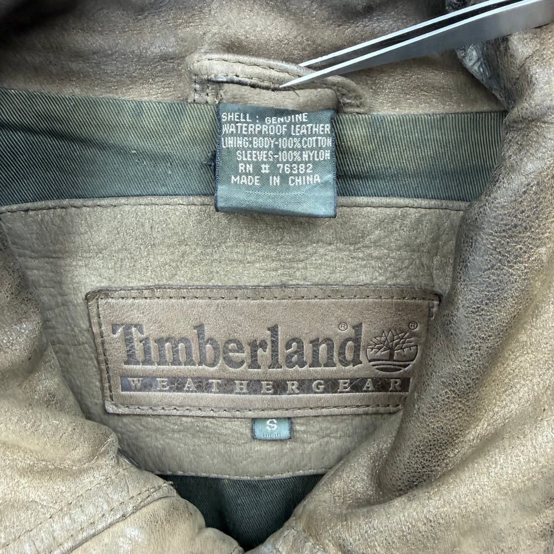 팀버랜드 waterproof leather 봄버 자켓 상품이미지5