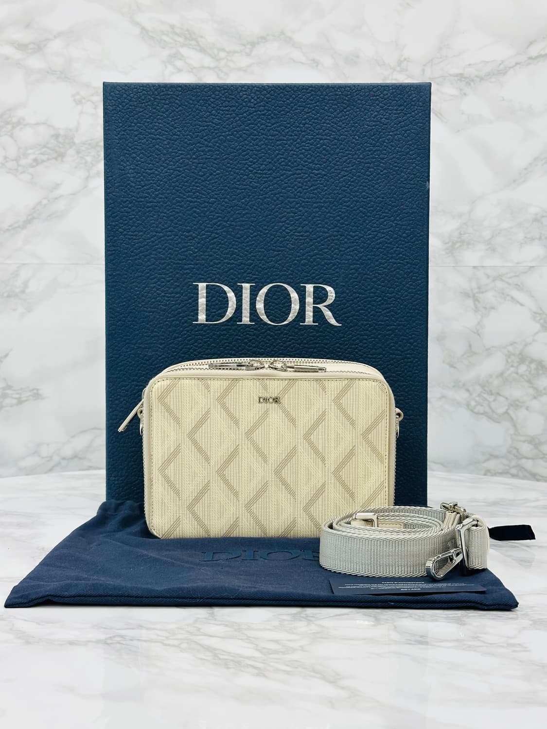 디올 다이아몬드 파우치 크로스백 상품이미지1