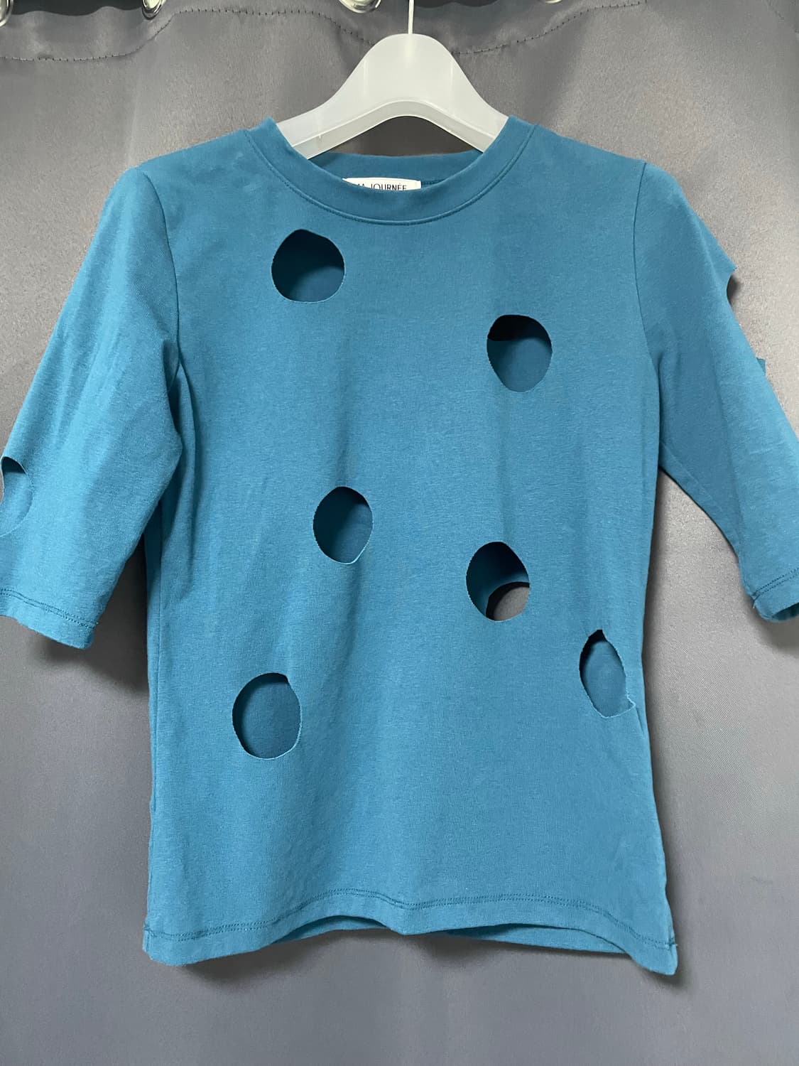 마조네 HOLE DETAIL T- SHIRT_PEACOCK BLUE 상품이미지3