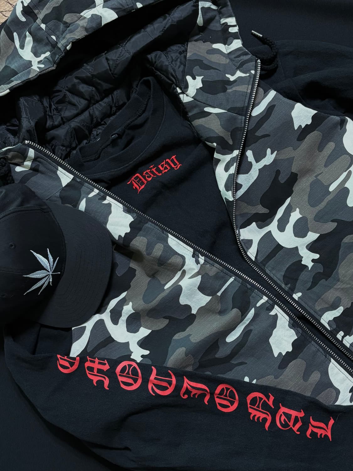 4set)카모 퀼팅 조끼/레터링 롱슬/스냅백 모자/흑청 세트 상품이미지2