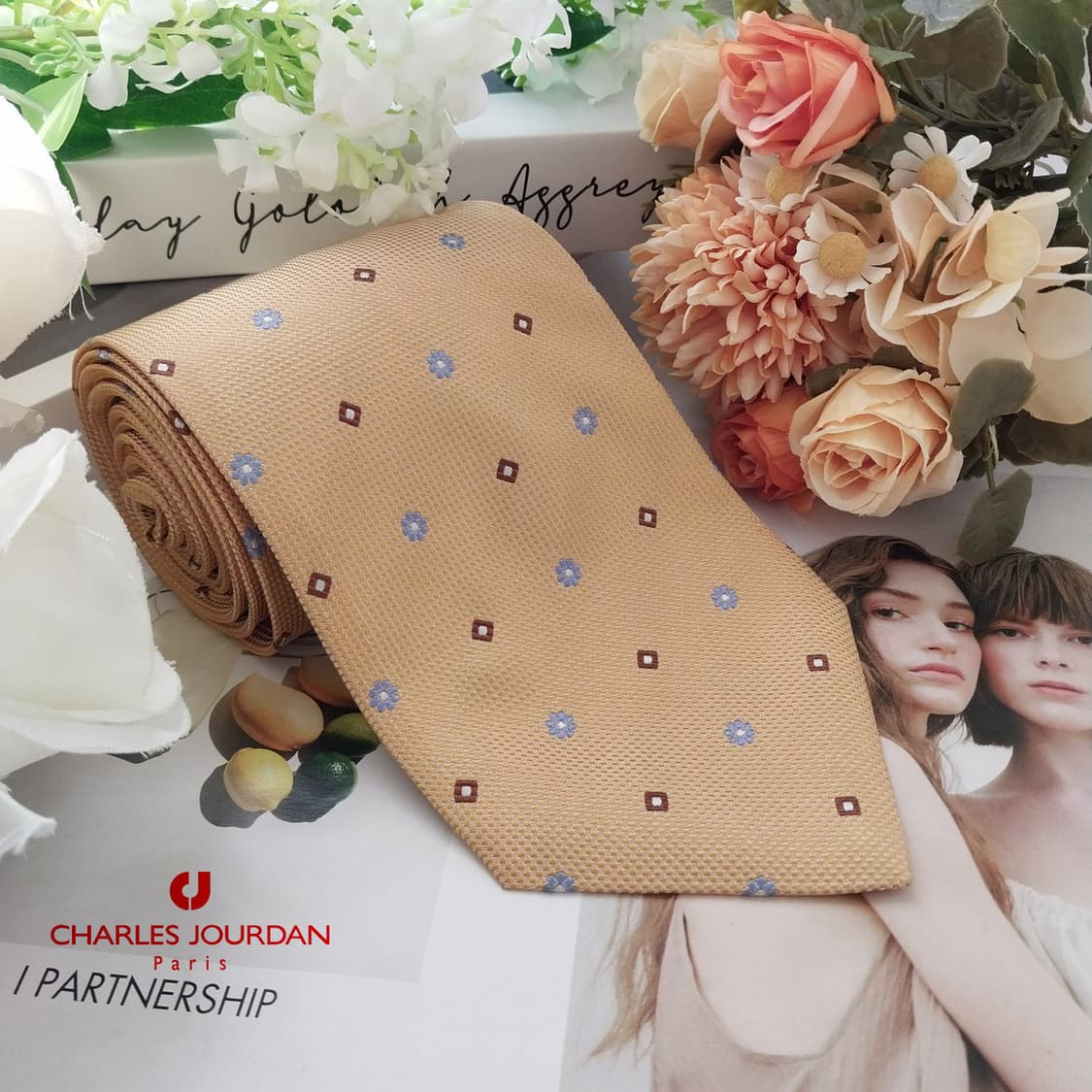 샤를 주르당 실크 베이지 미니 패턴 넥타이 9.8cm A등급 K1594
 상품이미지1