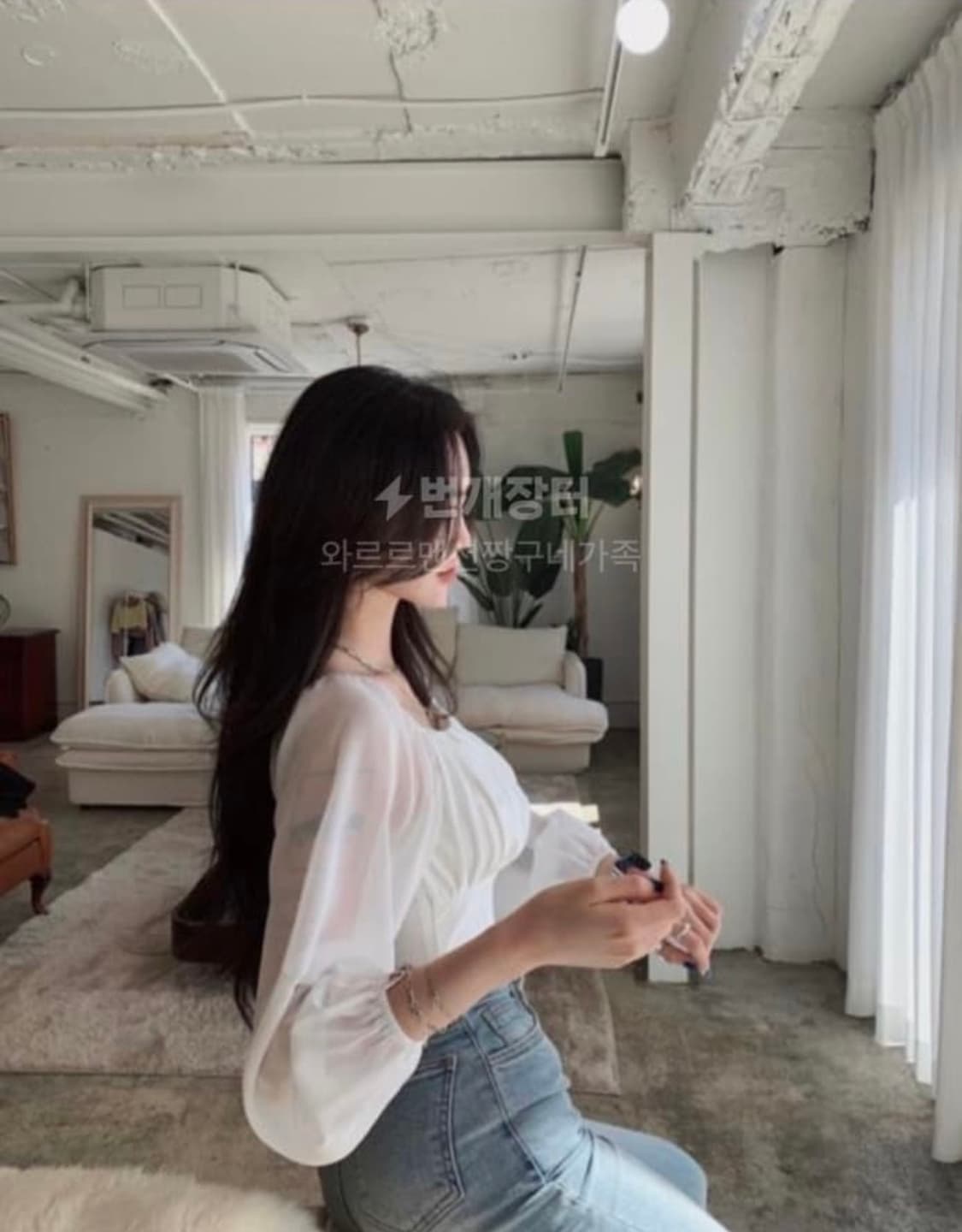 페일제이드 포유 블라우스 화이트 포어링애즈온엔젤넘버555쓰리타임즈 상품이미지3