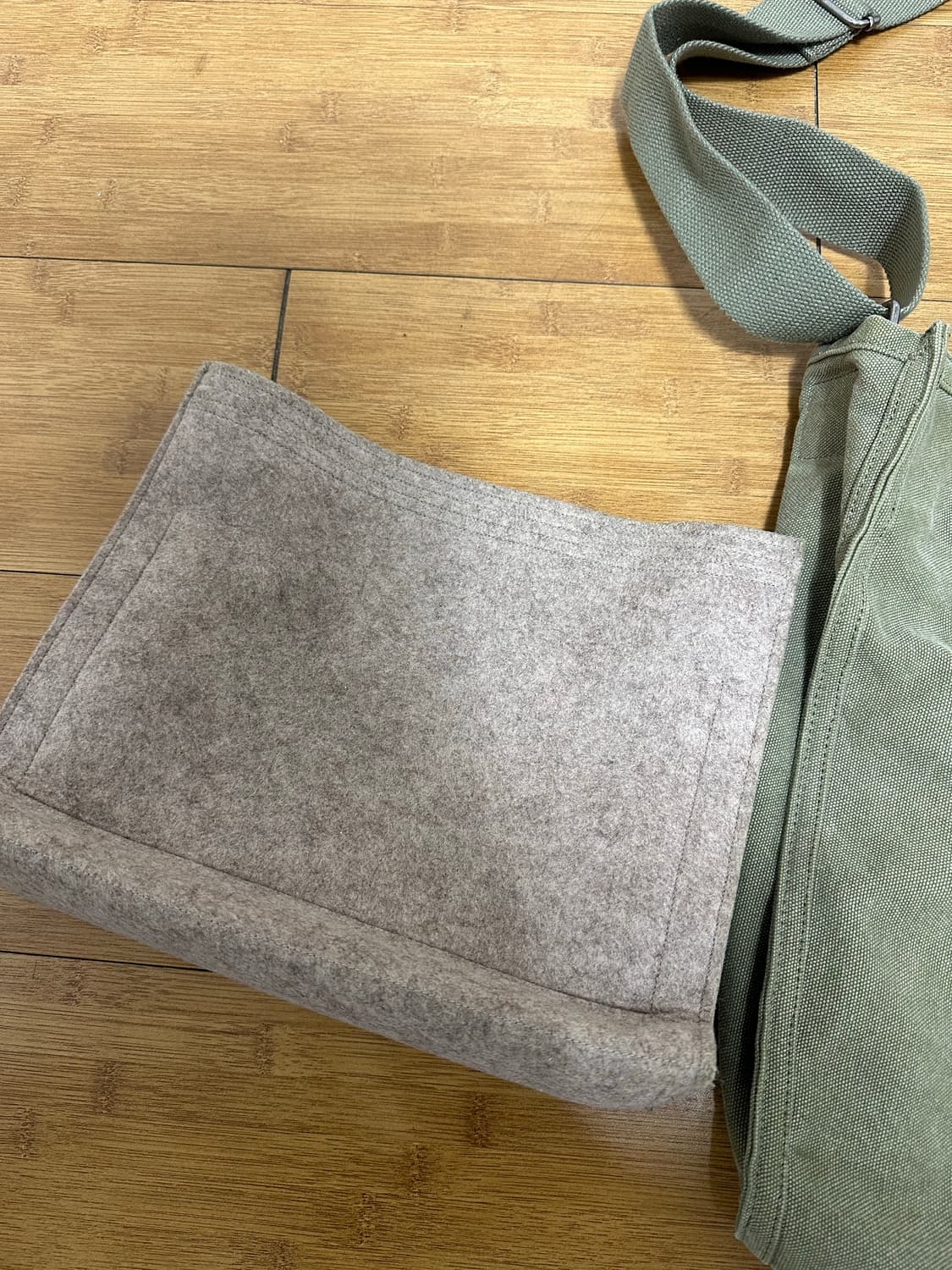 A.P.C. 아페쎄 르 코퍼레이션 토트백 카키 상품이미지3