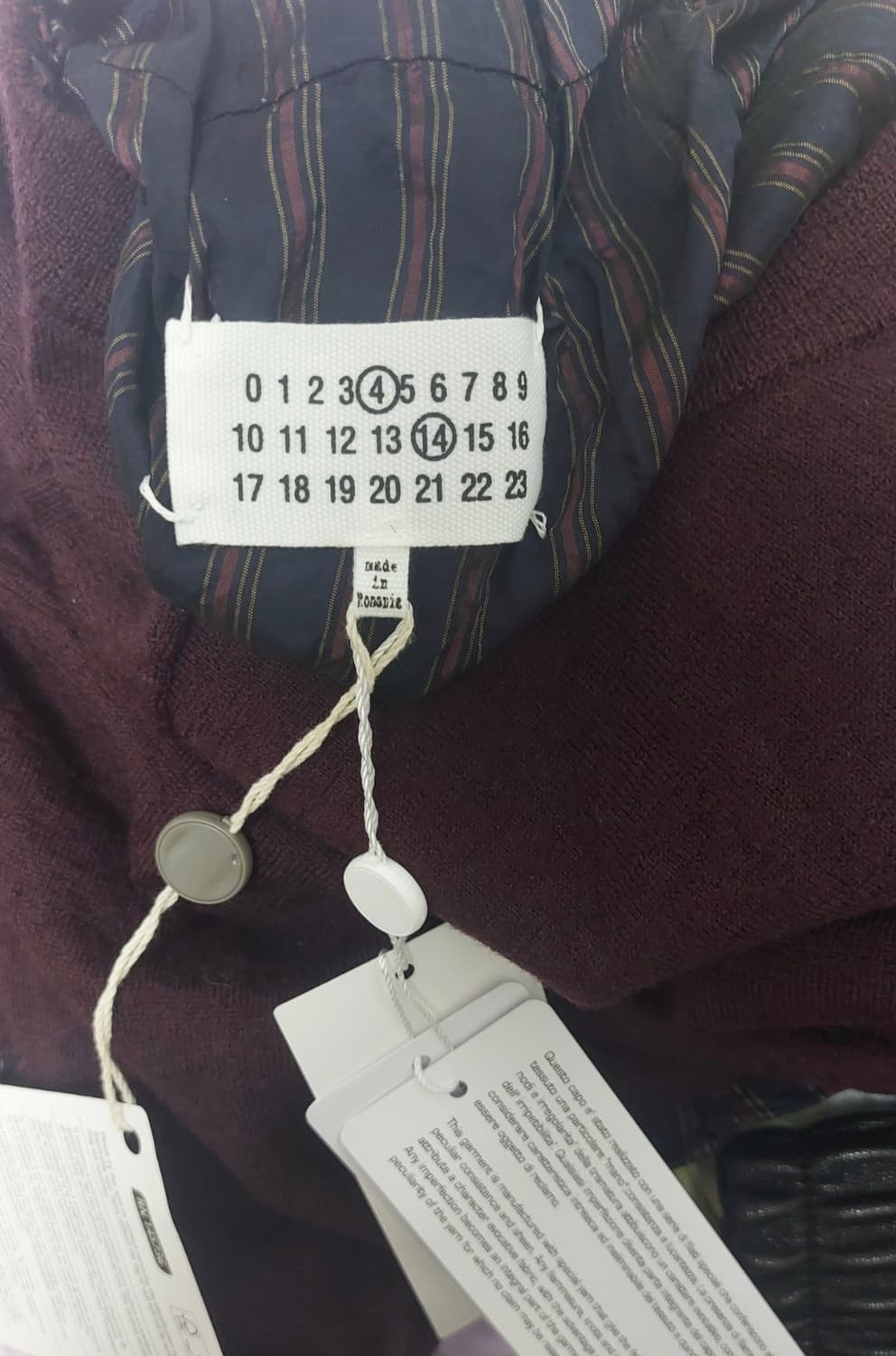 margiela 디스트레스드 버건디 니트 상품이미지1
