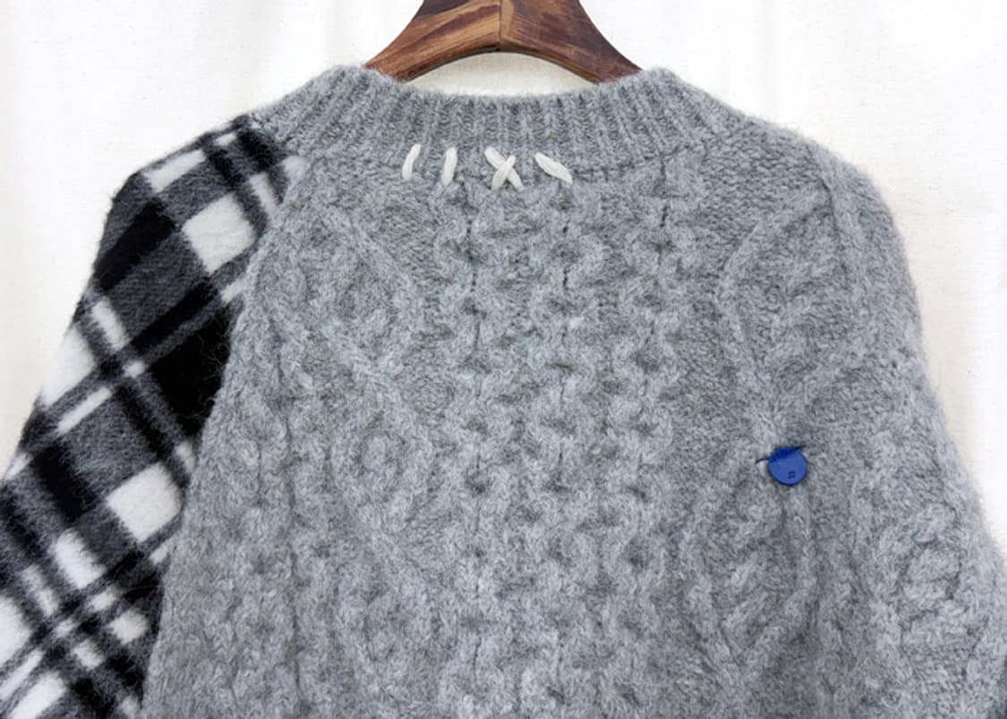 아더에러 22FW 그레이 완블 스웨터 상품이미지8