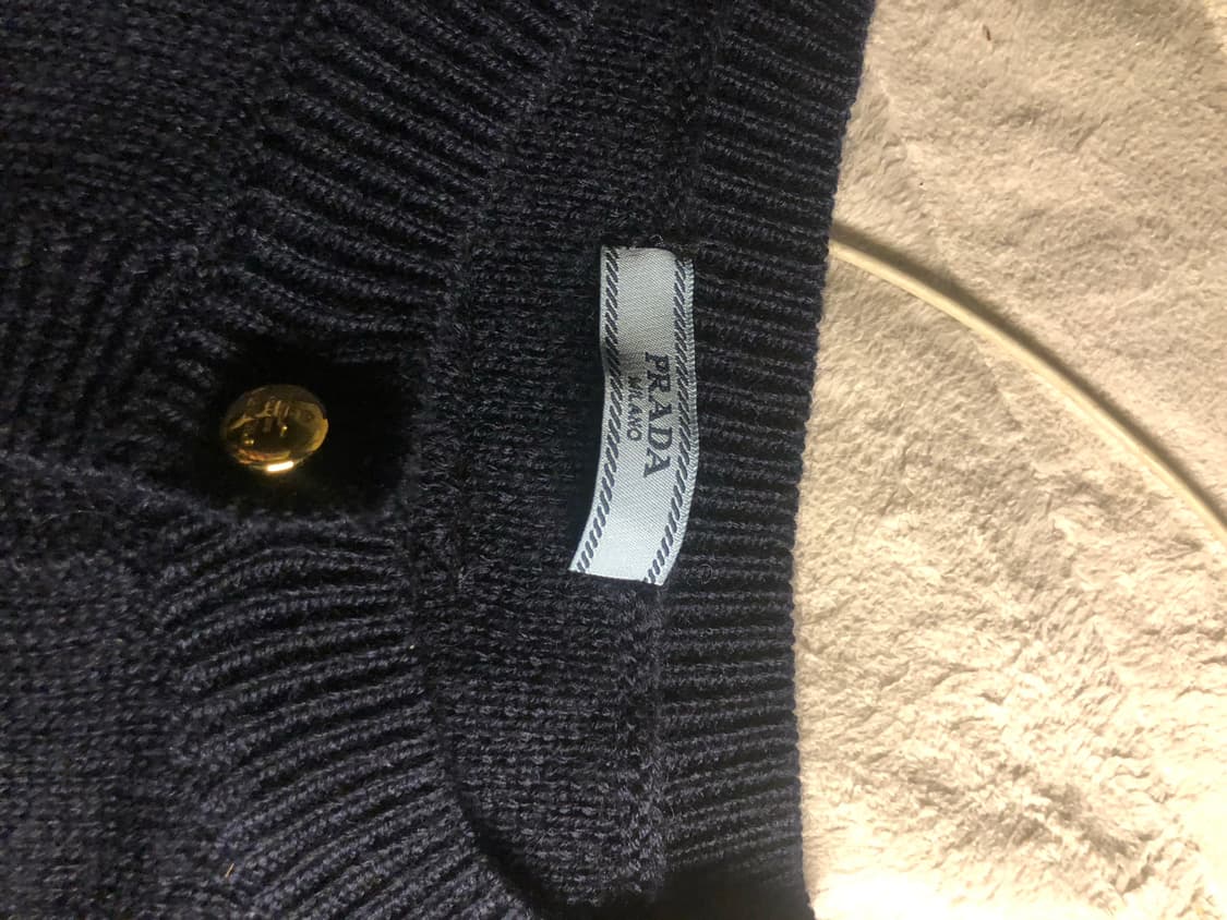 프라다 금장 버튼 가디건 상품이미지2