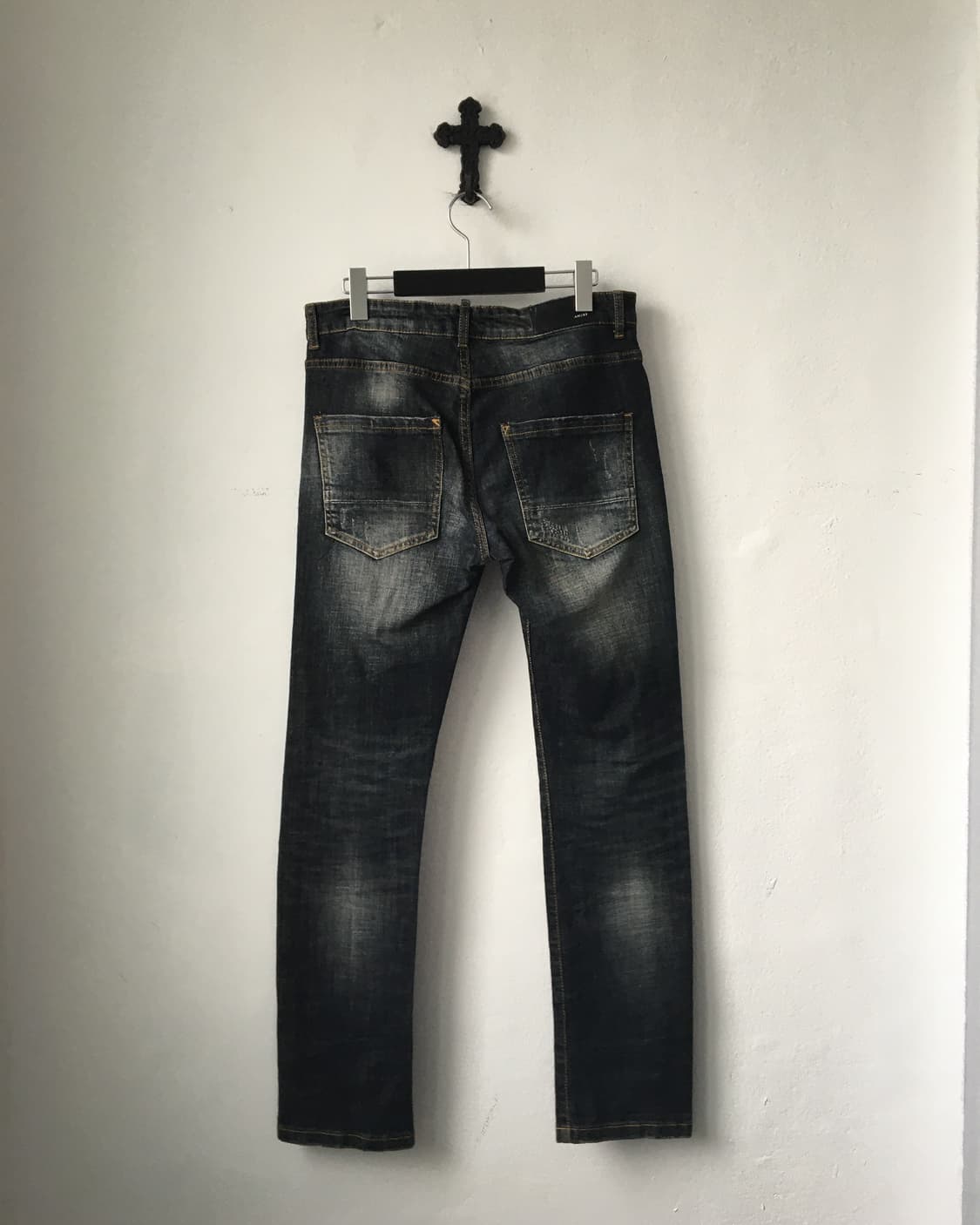 amiri Damage point denim pants 상품이미지2