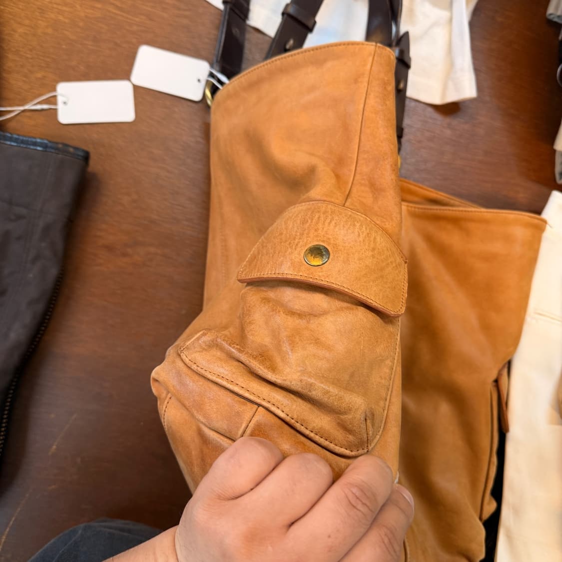  일본 아틀리에 브랜드 ISOLA D'ISCHIA 카우레더 추정 숄더백 상품이미지4
