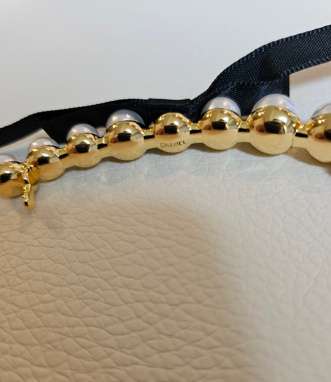 샤넬 업사이클링 진주 리본 헤어핀 상품이미지2