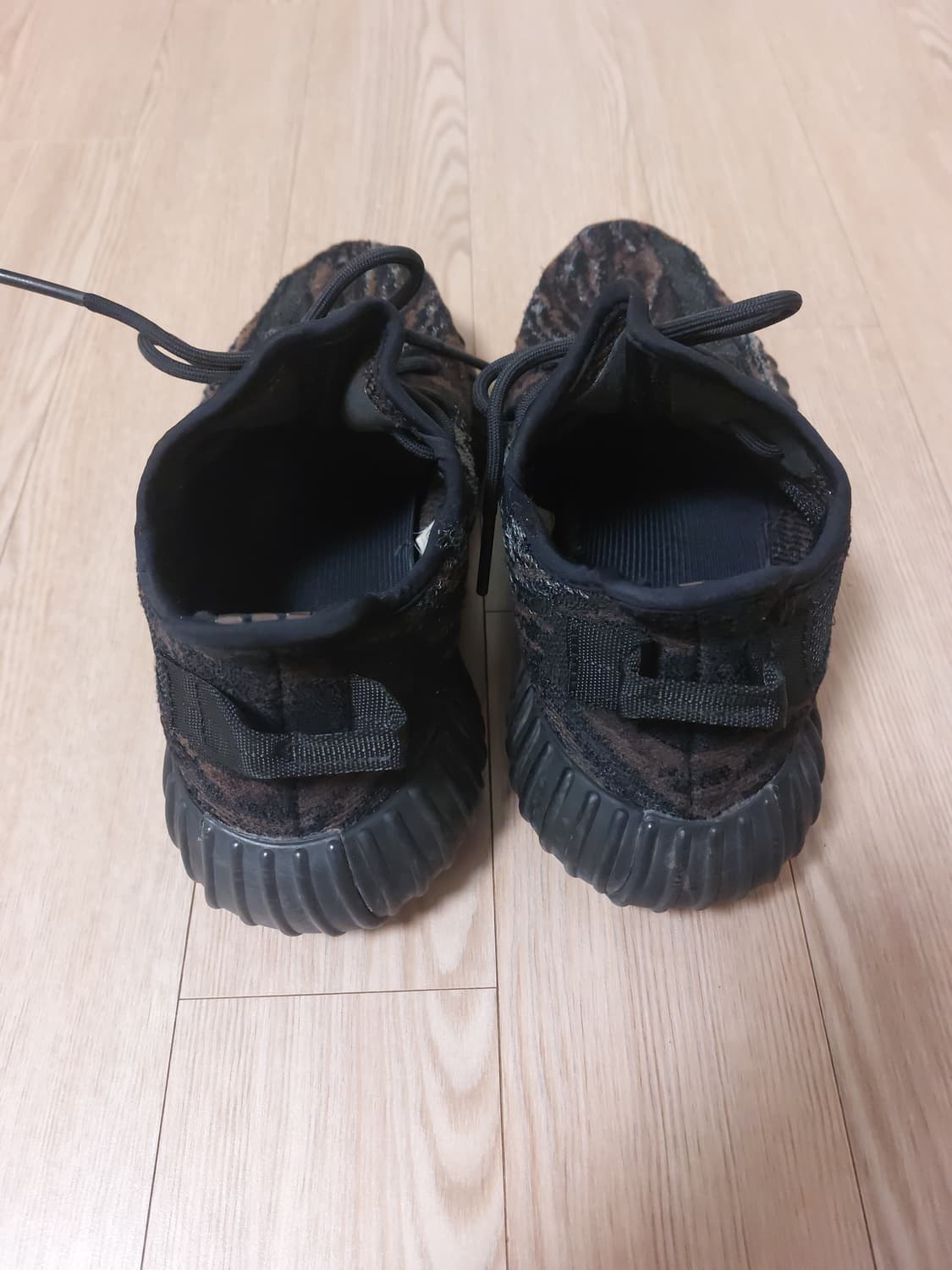 255)아디다스 이지 부스트 350 V2 믹스 락 상품이미지4