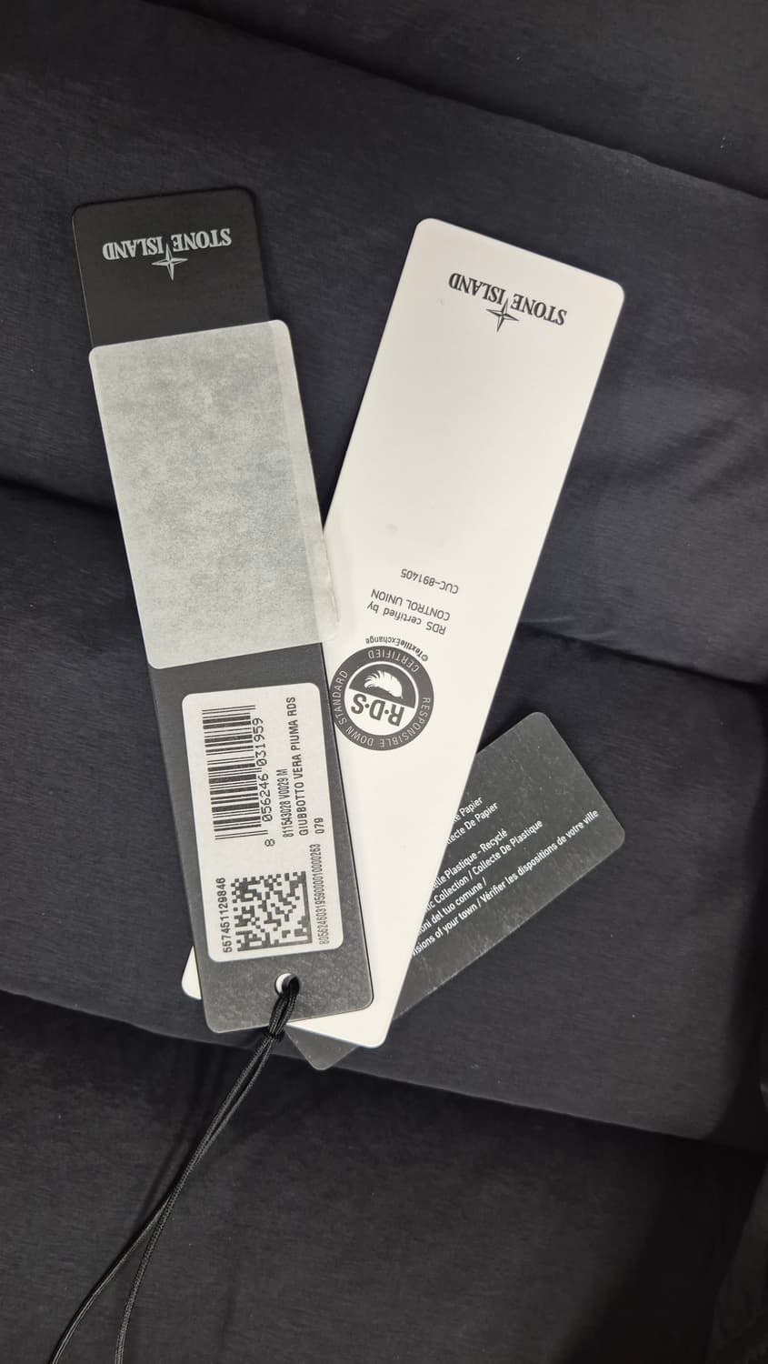 스톤아일랜드 심리스 다운 블랙 24fw M사이즈 상품이미지4