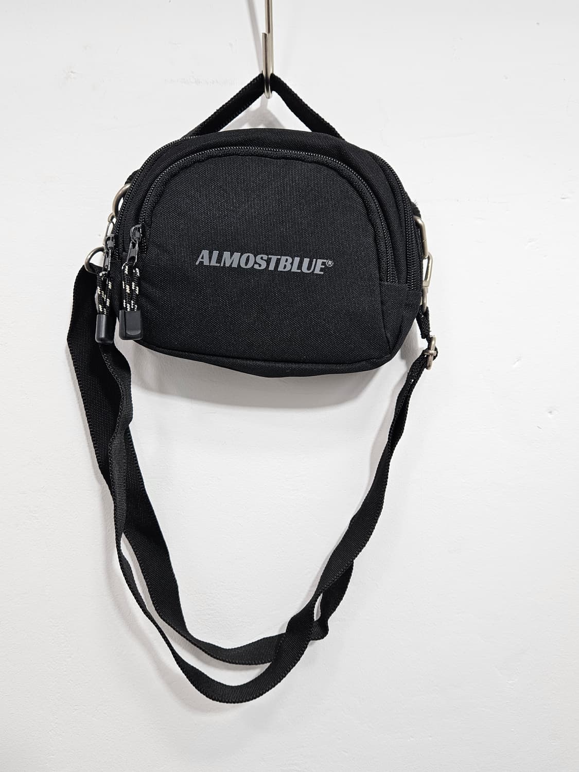 올머스트블루(AlmostBlue) 파우치 미니 크로스백  상품이미지1