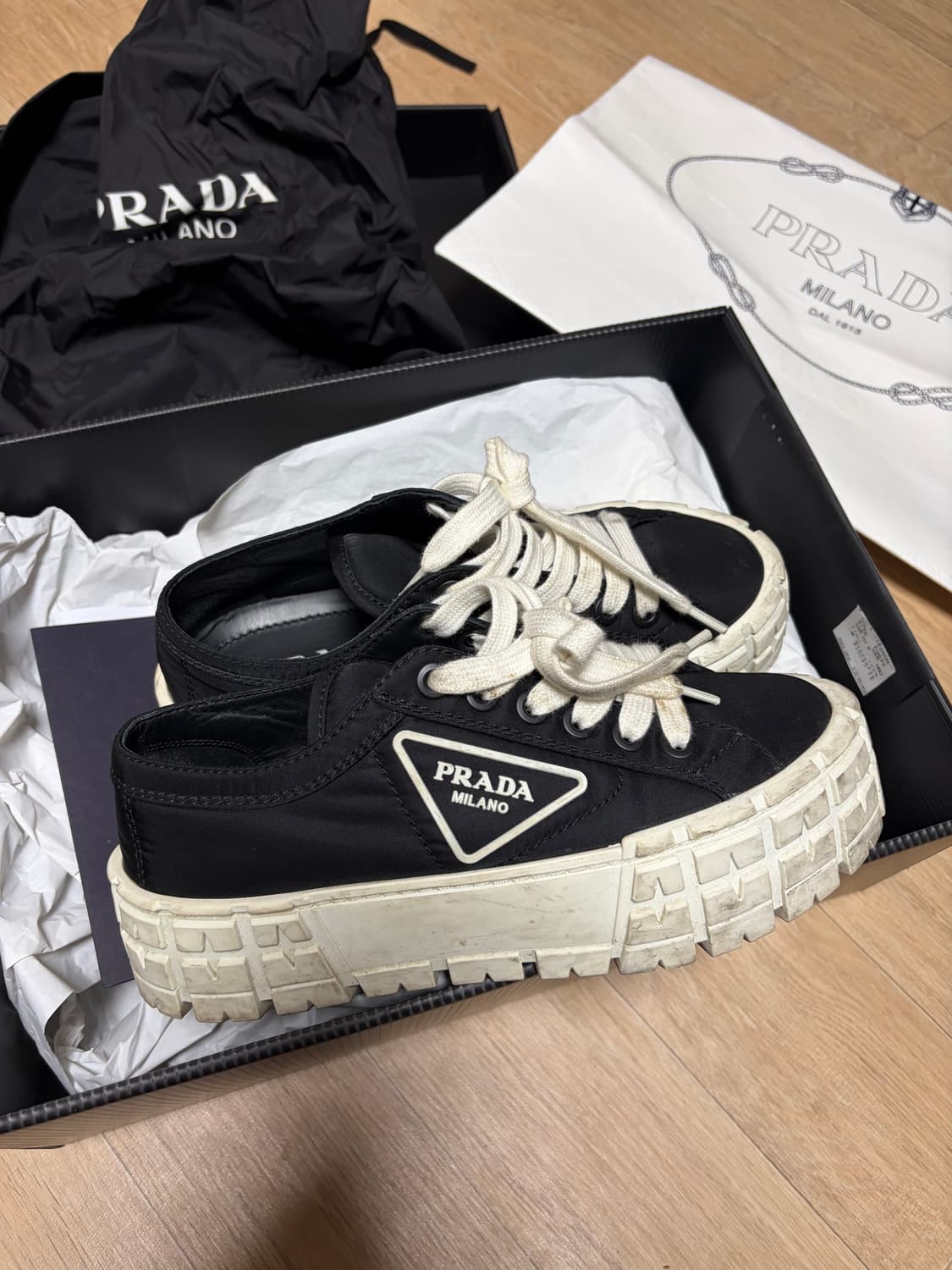 프라다 리나일론 개버딘 스니커즈(백화점구매, 쇼핑백+박스+영수증) 상품이미지4