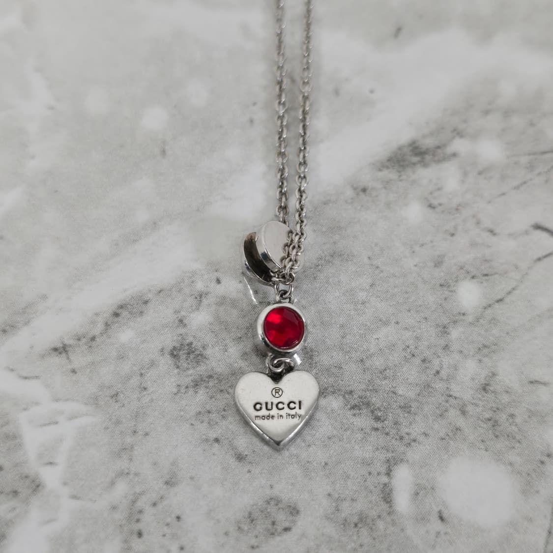 구찌 하트 레드 크리스탈 펜던트 실버 목걸이 판매 상품이미지2