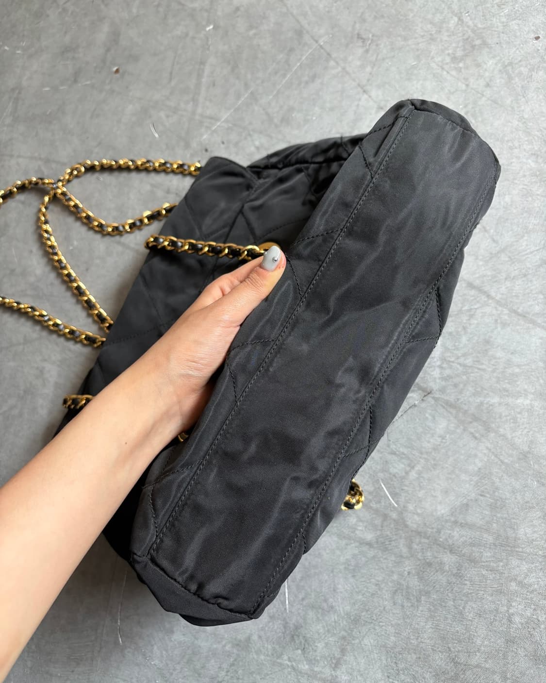 Prada 프라다 블랙 리나일론 퀄팅 체인 숄더백 상품이미지8