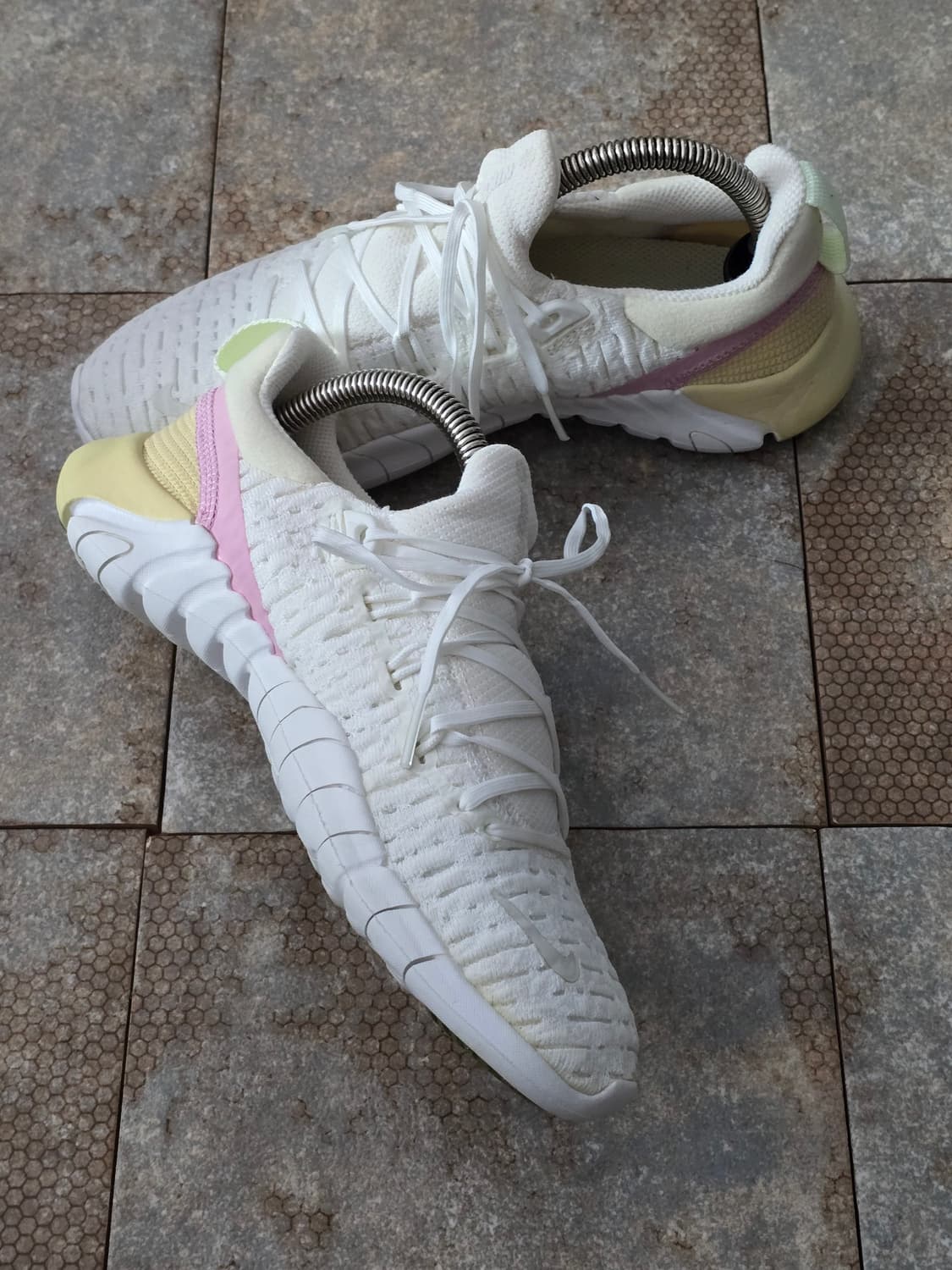 (230)나이키 프리 런 5.0 써밋 화이트  상품이미지4