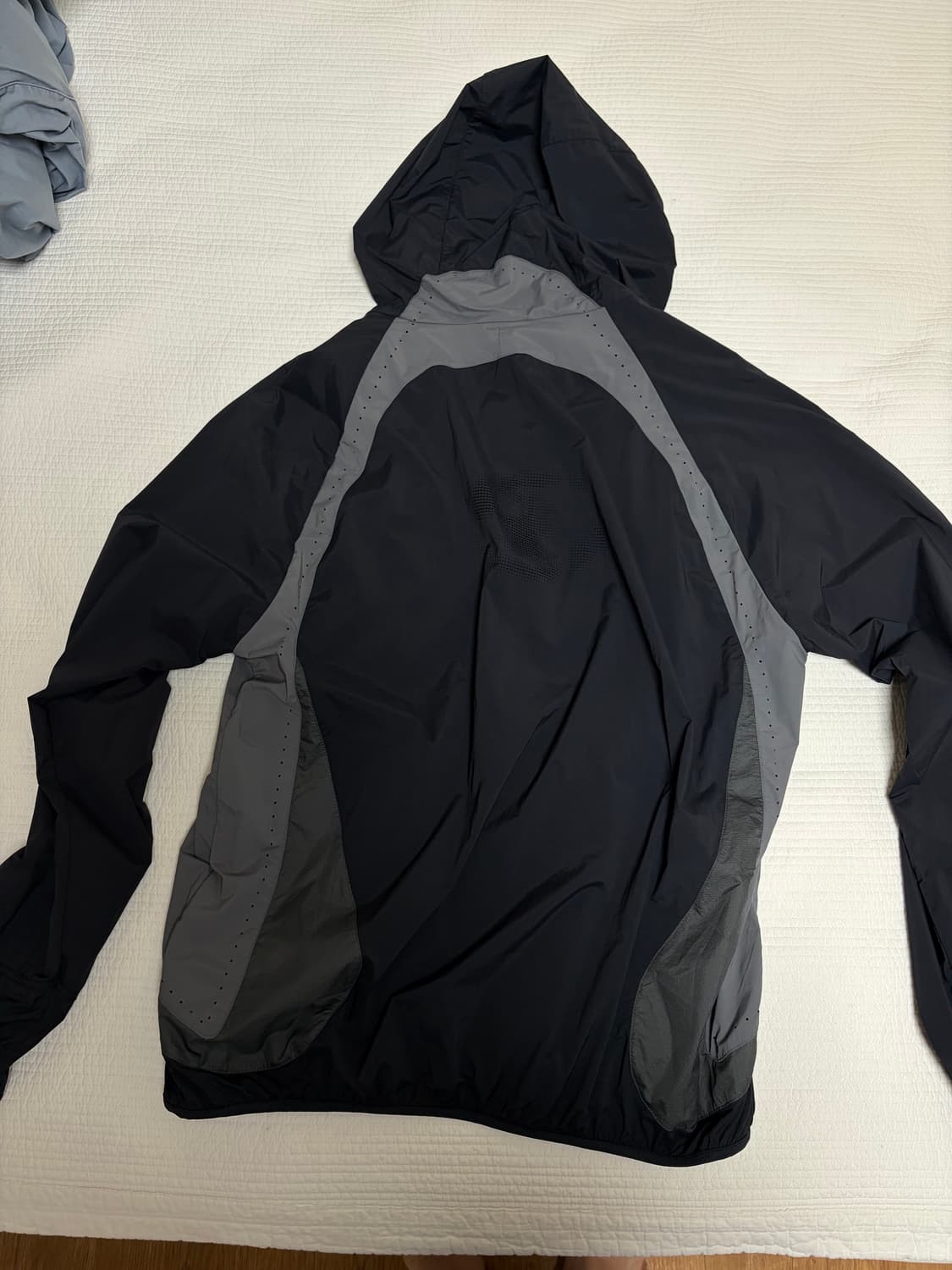 [2] 24fw 산산기어 러닝자켓 바람막이 상품이미지2