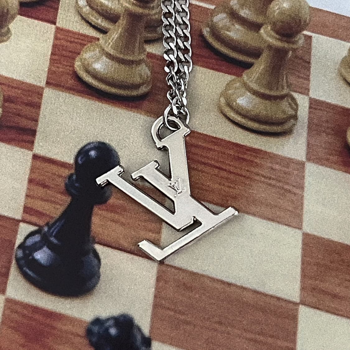 루이비통 LV 앵글 실버 목걸이 상품이미지5