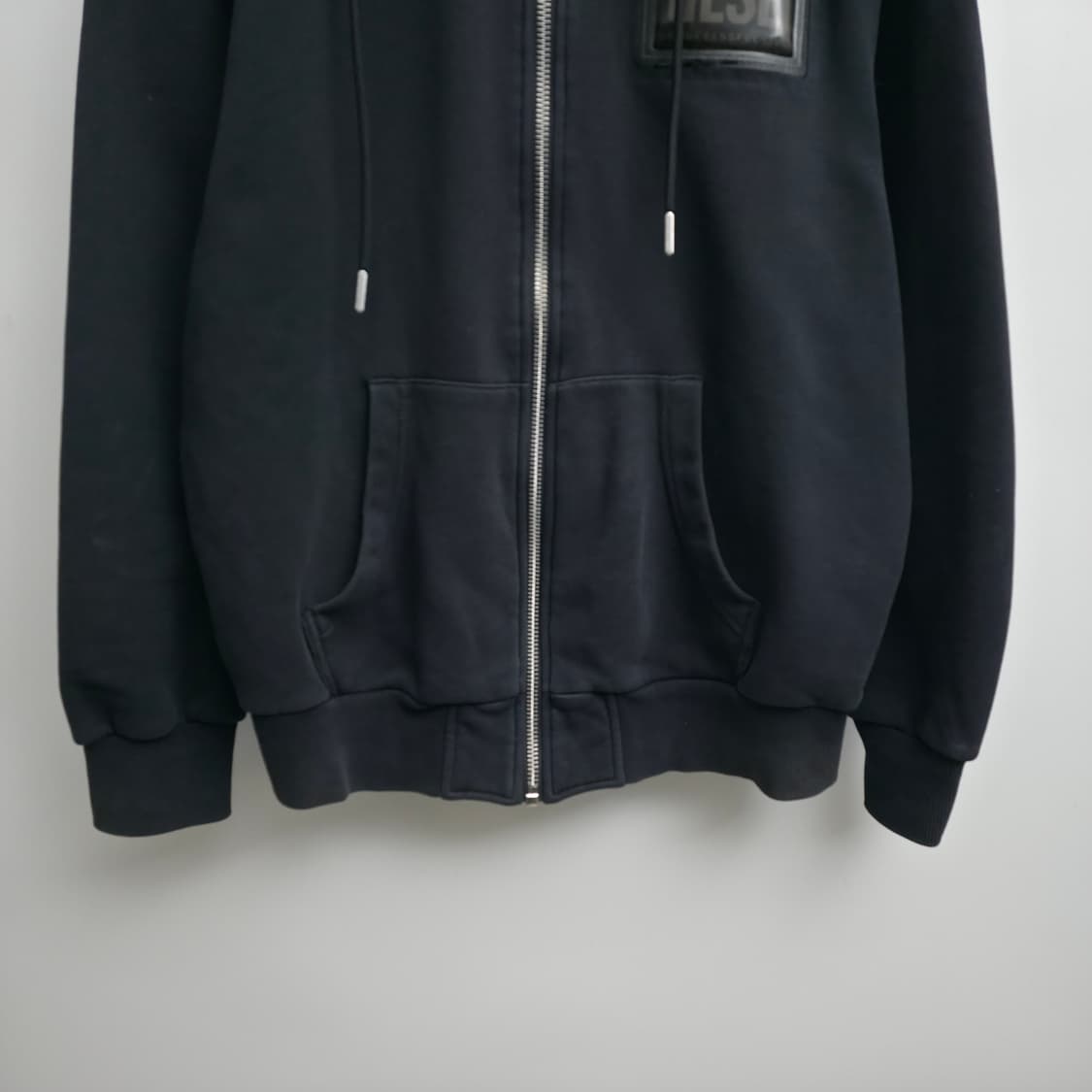 [L] 디젤 로고 블랙 후드집업 상품이미지3