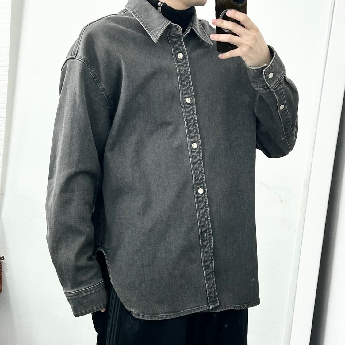 솔리드옴므 흑청 오버 셔츠 자켓 상품이미지2