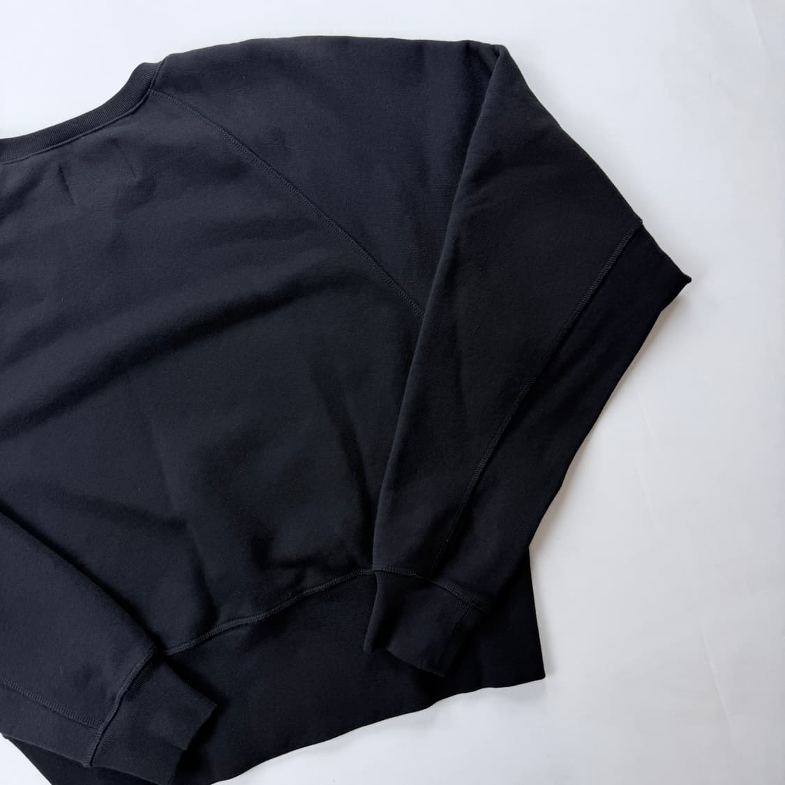 비비안웨스트우드 ORB 자수로고 크롭 맨투맨 상품이미지9