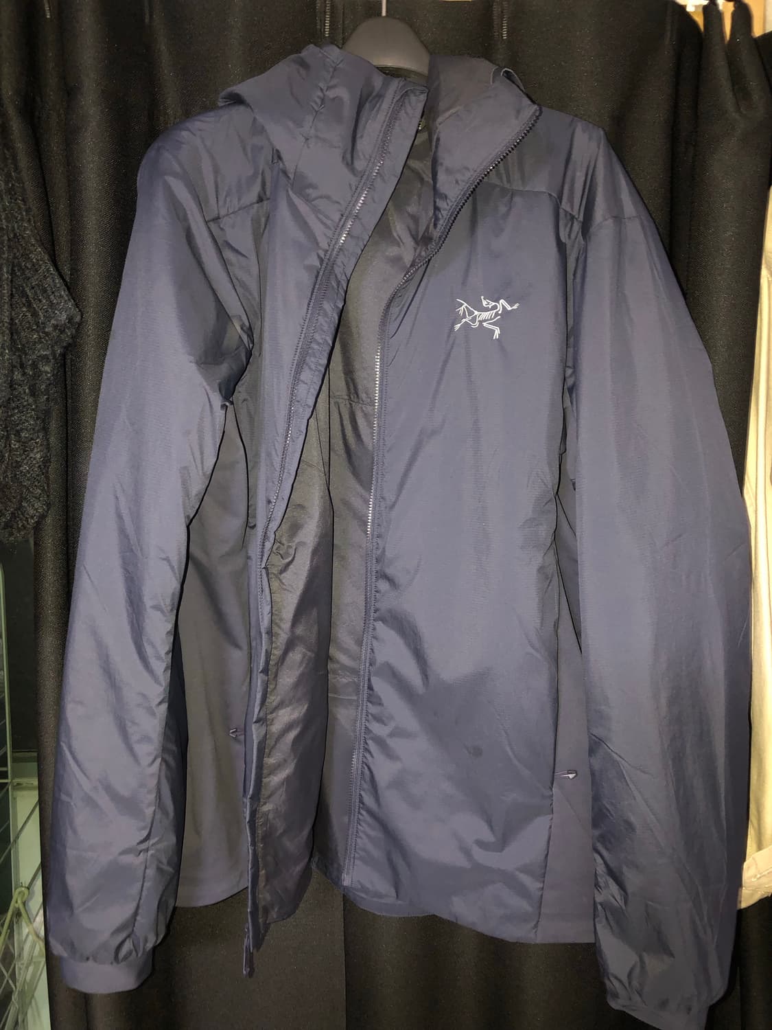 아크테릭스 아톰 후디 M 블랙사파이어 상품이미지2