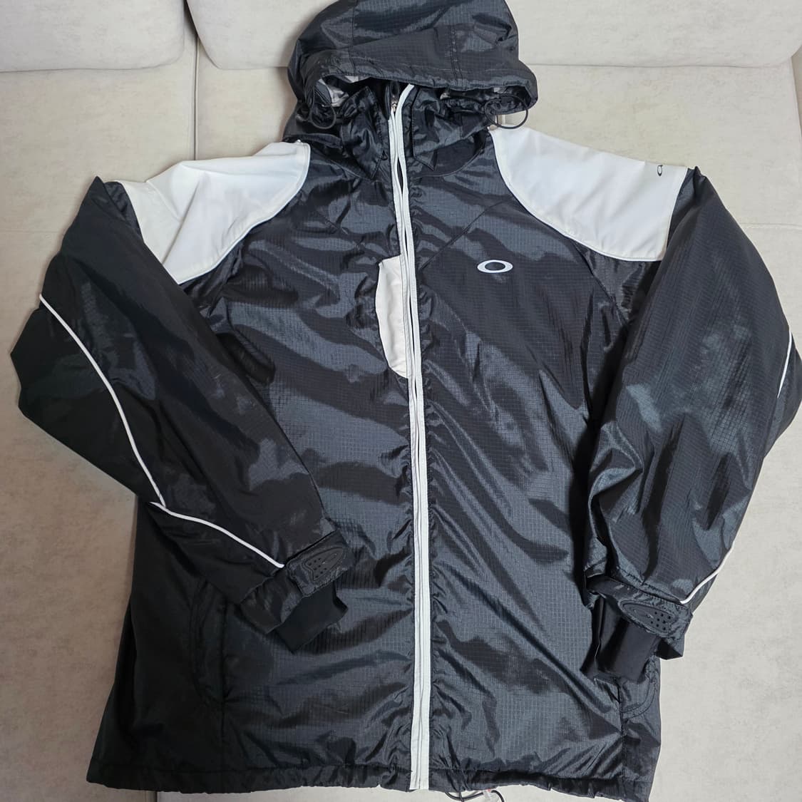 민트급!! 오클리 아카이브 스노우보드 바람막이 자켓 XL(내피포함) 상품이미지3