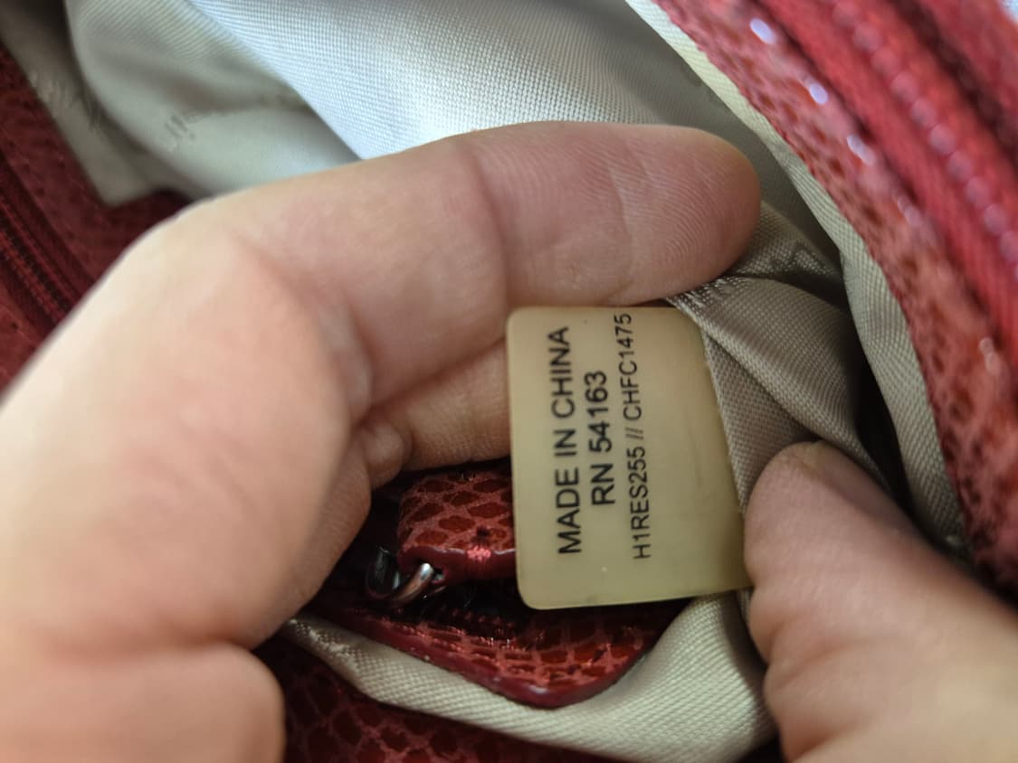 캘빈클라인 여성 레드 뱀피 패턴 체인 크로스백 상품이미지3