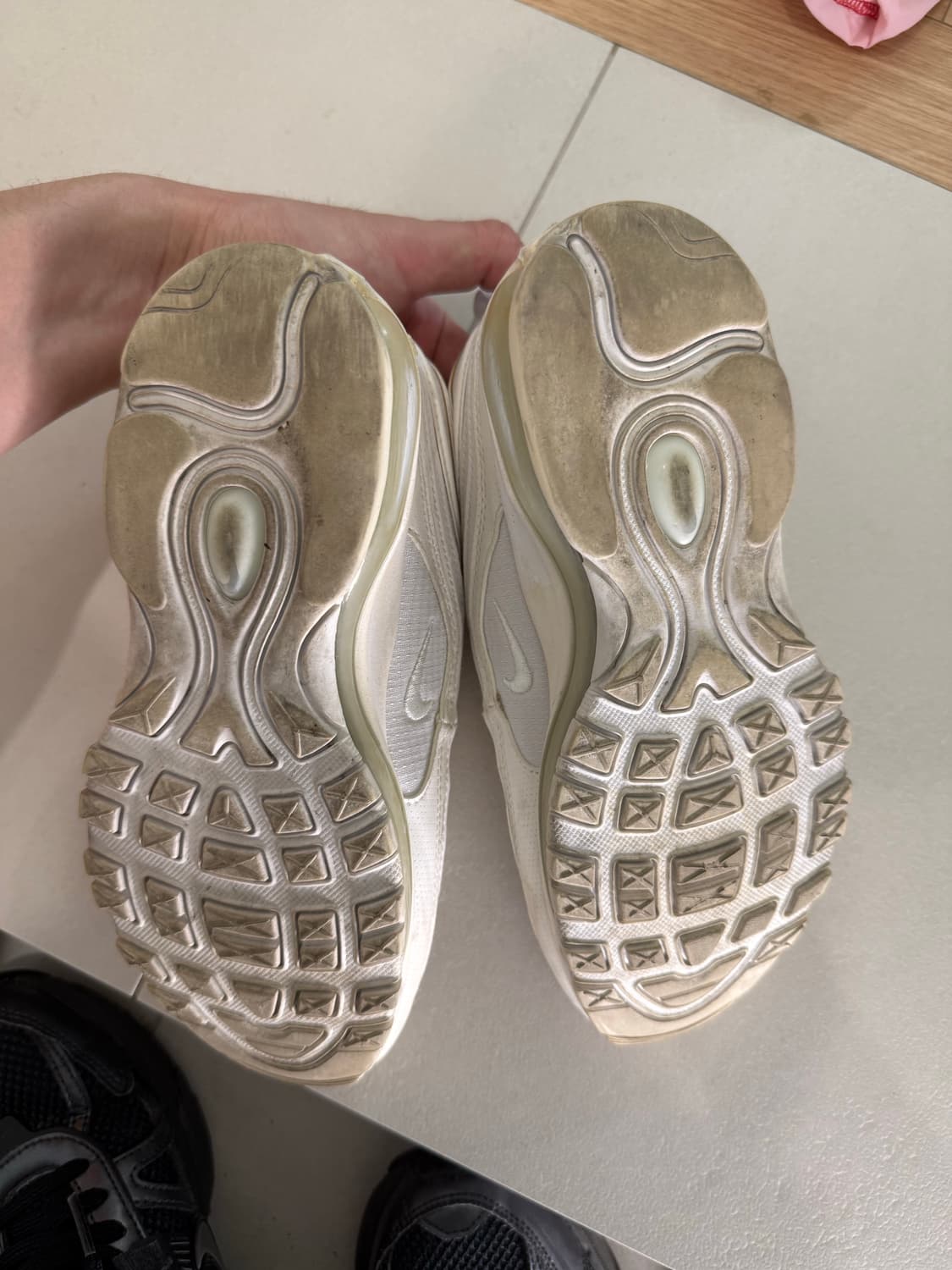 나이키 에어맥스 97 트리플화이트 상품이미지4