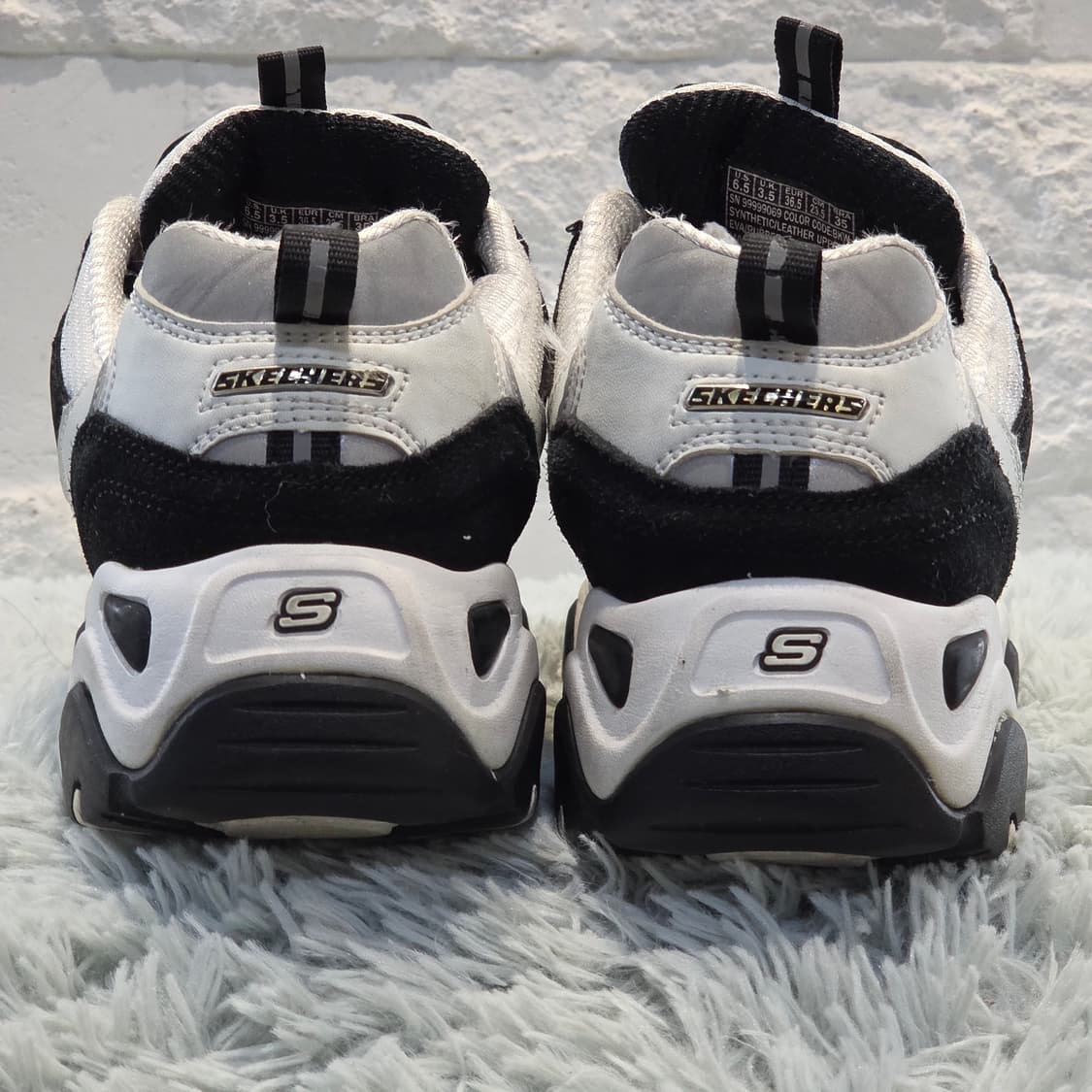 3w-2:스케쳐스 디라이트 2 블랙 화이트 235cm 상품이미지3