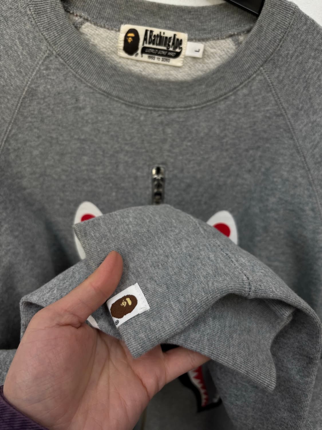 베이프 샤크 롱 슬리브 맨투맨 상품이미지4