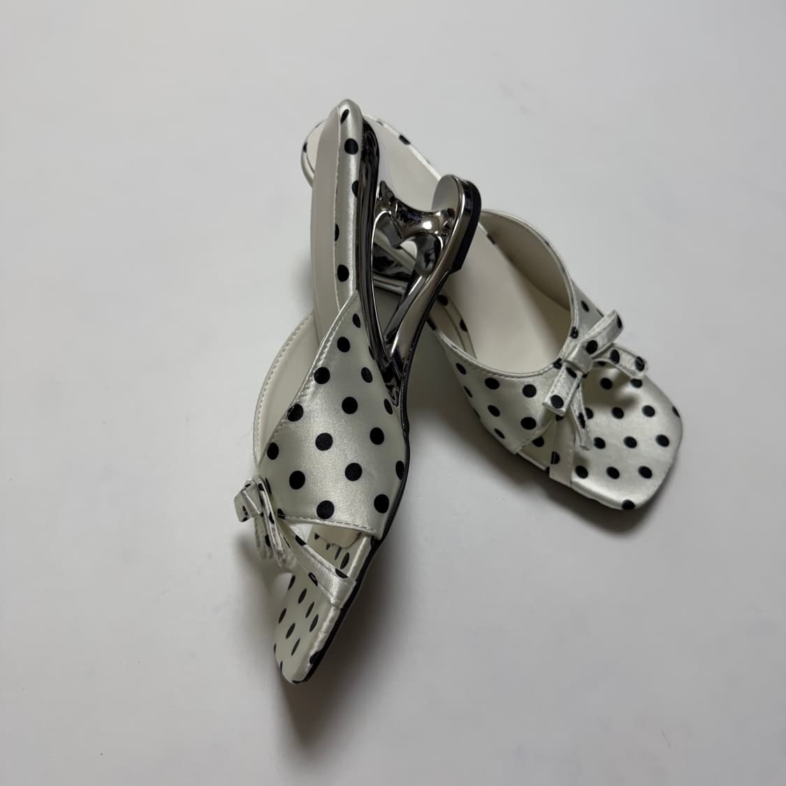 새상품 여자 도트 아이보리 뮬 240 상품이미지3