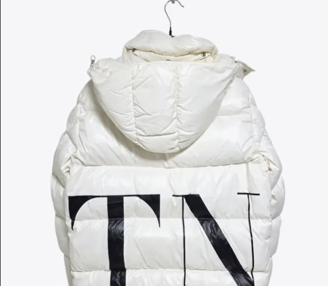 [정품] 발렌티노 × 몽클레어 VLTN 레터링 화이트 패딩 M 상품이미지3