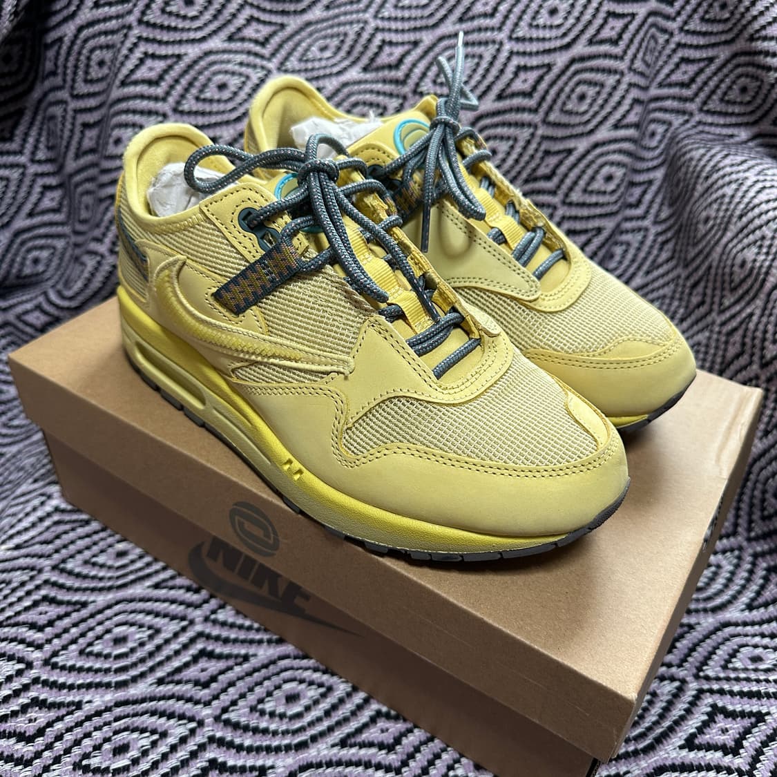 트레비스 스캇 에어맥스 1 캑터스 골드 상품이미지4