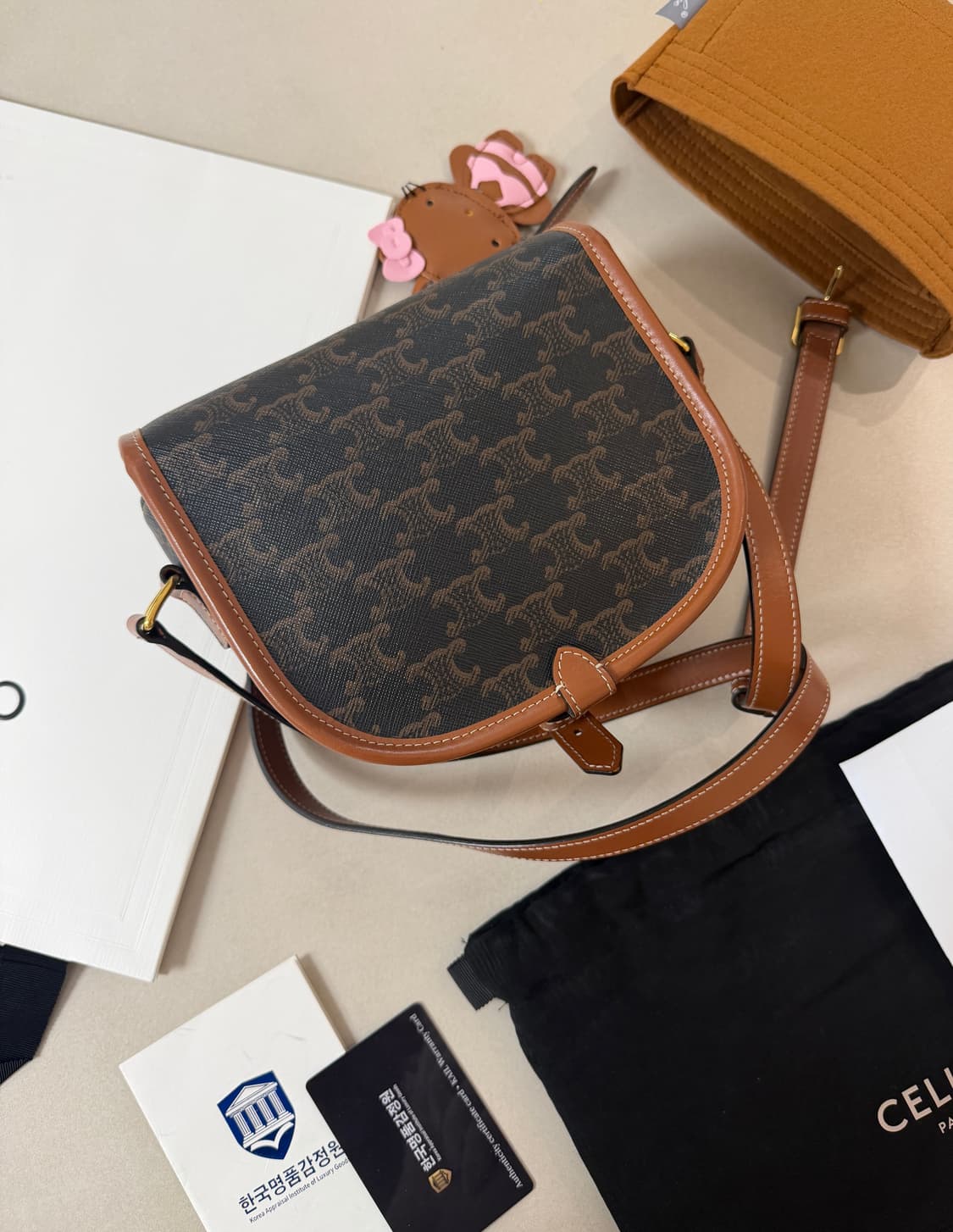 정품 셀린느 폴코백 미듐 상품이미지7