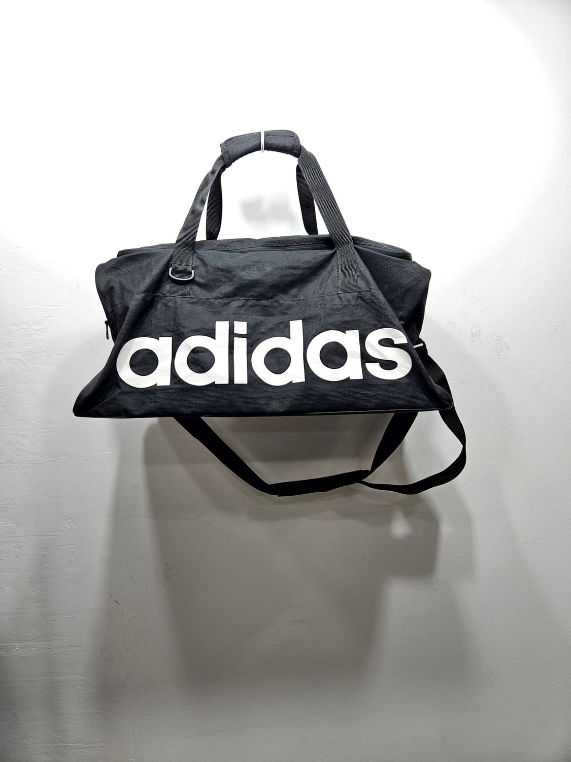 아디다스 블랙 더플백 M 상품이미지1