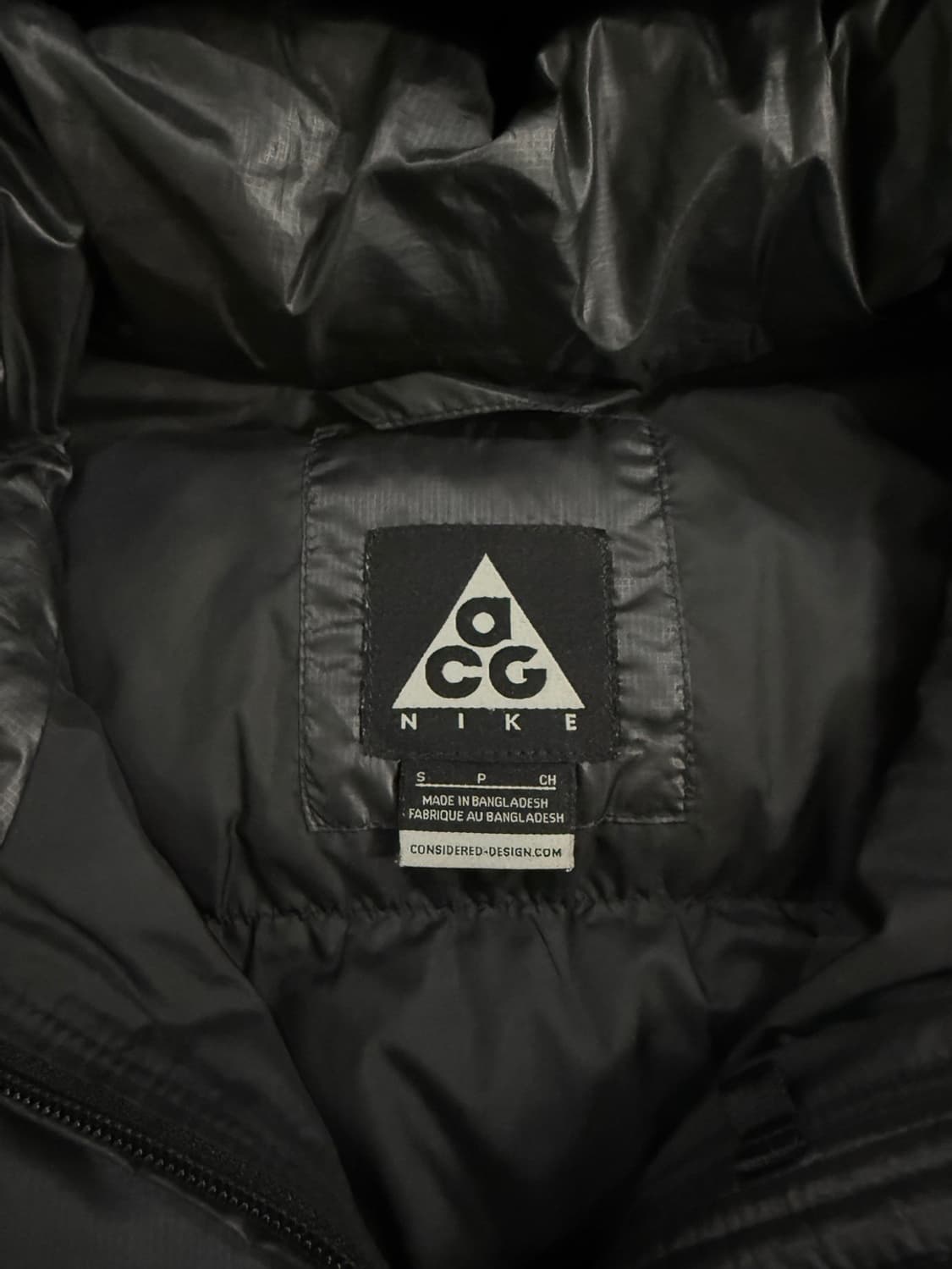 나이키 ACG 블랙 우먼 패딩 상품이미지3