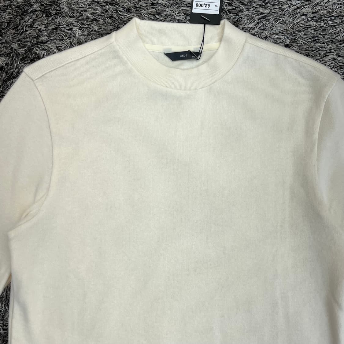 (새)앤드지 사카리바 모크넥 솔리드 티셔츠 (105) 상품이미지2