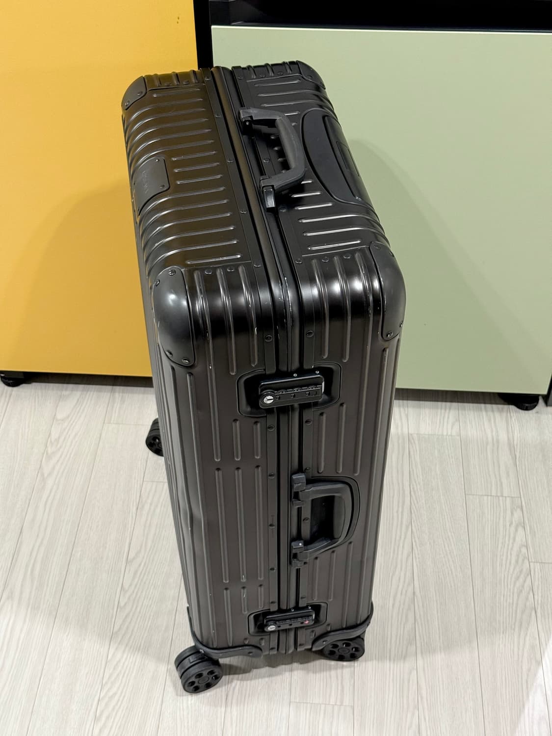 리모와 오리지널 블랙 체크인L 상품이미지3