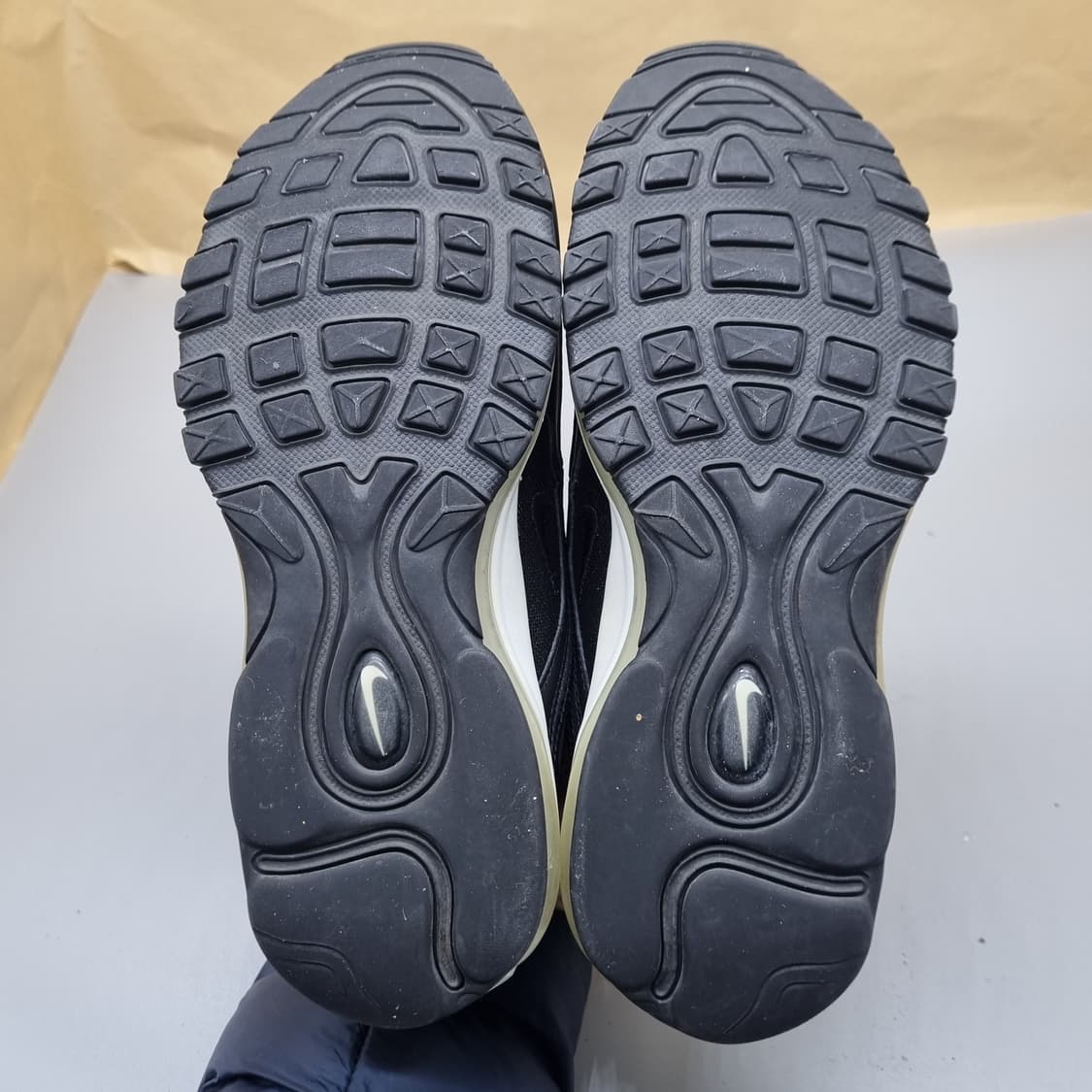 나이키 에어맥스 97 블랙 여성운동화235  상품이미지3