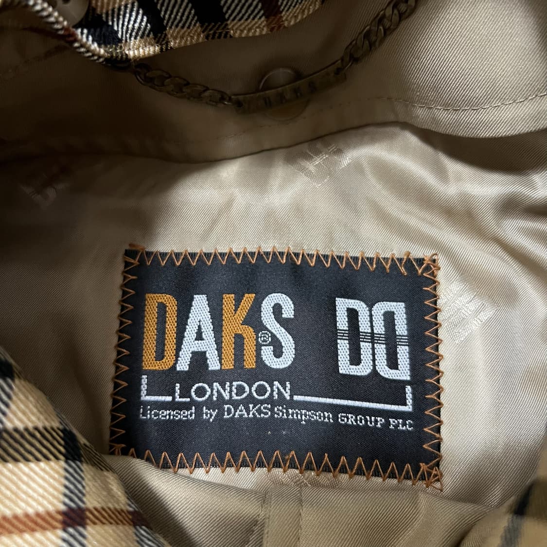 닥스 런던 여성 체크안감 싱글 카라 트렌치코트 85-160  상품이미지4