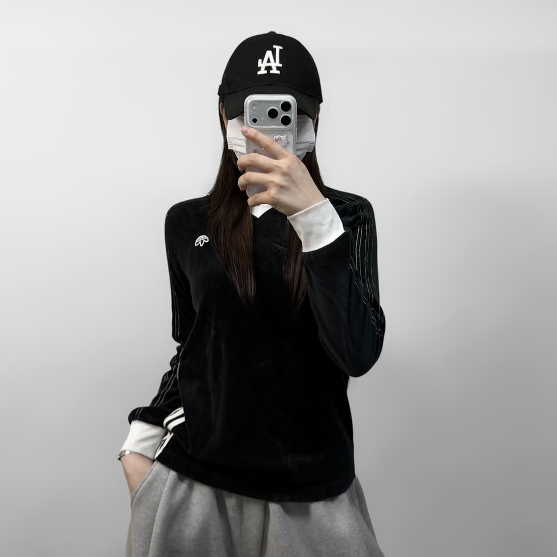 아디다스 x 알렉산더왕 벨루어 롱슬리브 블랙 상품이미지1