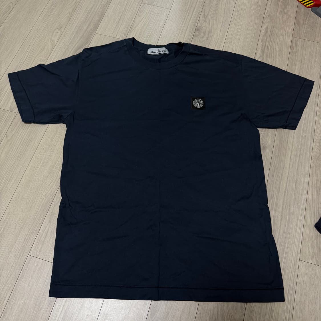 [1회 착용] 스톤아일랜드 반팔 네이비 L 사이즈미스 상품이미지1