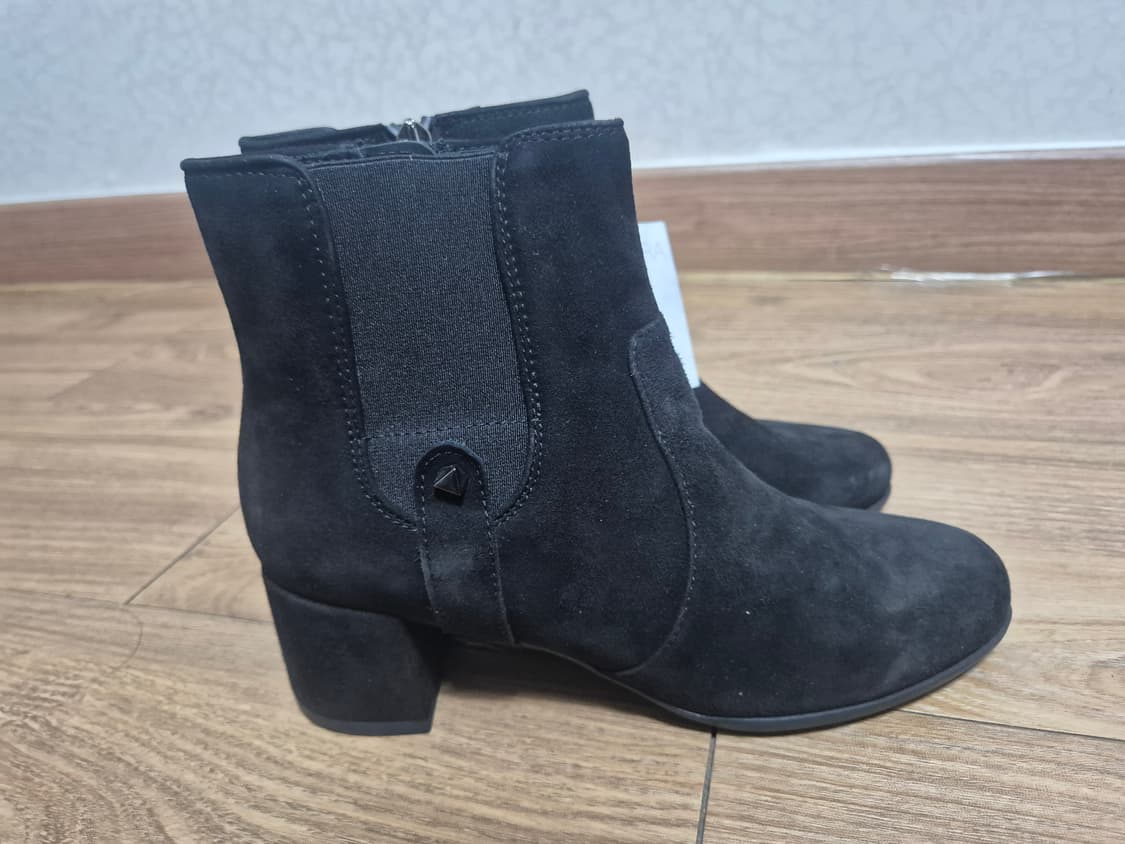 Geox 여성 스웨이드 앵클 부츠 235mm 상품이미지1